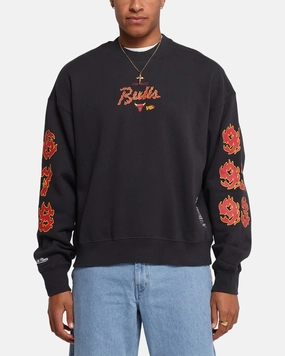 Classic Cut Mitchell & Ness Chicago Bulls Up In Flames Crewneck Faded Black