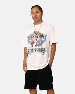 Cool Design Mitchell & Ness Chicago Bulls Vs Utah Jazz T-Shirt Vintage White
