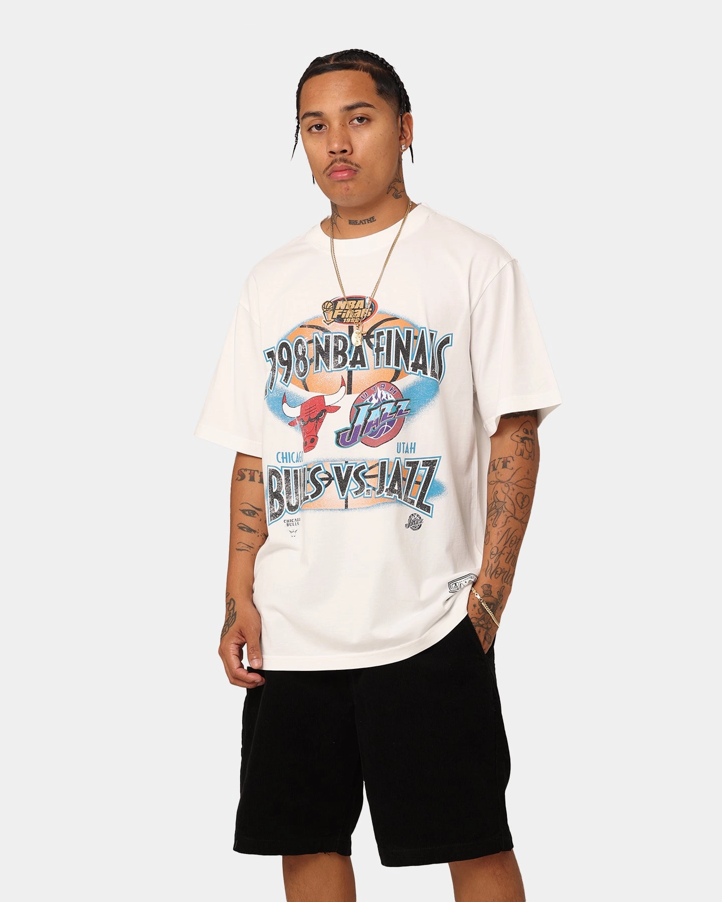 Cool Design Mitchell & Ness Chicago Bulls Vs Utah Jazz T-Shirt Vintage White