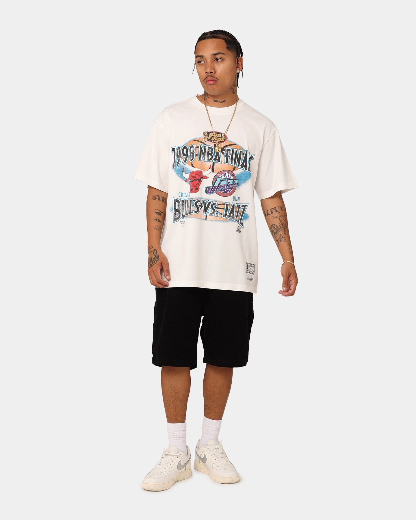 Street Smart Mitchell & Ness Chicago Bulls Vs Utah Jazz T-Shirt Vintage White