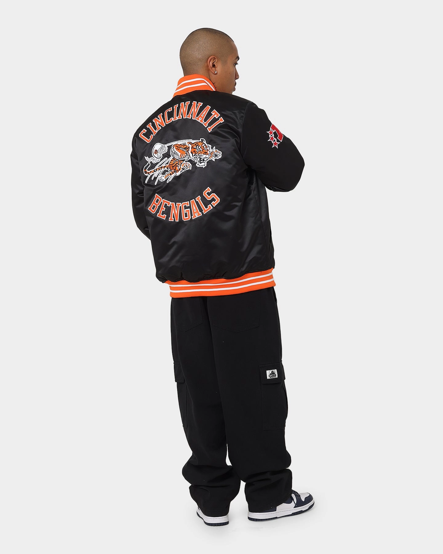 Preserve Mitchell & Ness Cincinatti Bengals Heavyweight Satin Jacket Black
