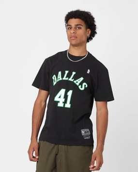 Mitchell & Ness Dallas Mavericks Dirk Nowitzki Player N&N T-Shirt Vintage Black Sleek Layer NonRestrictiveCut