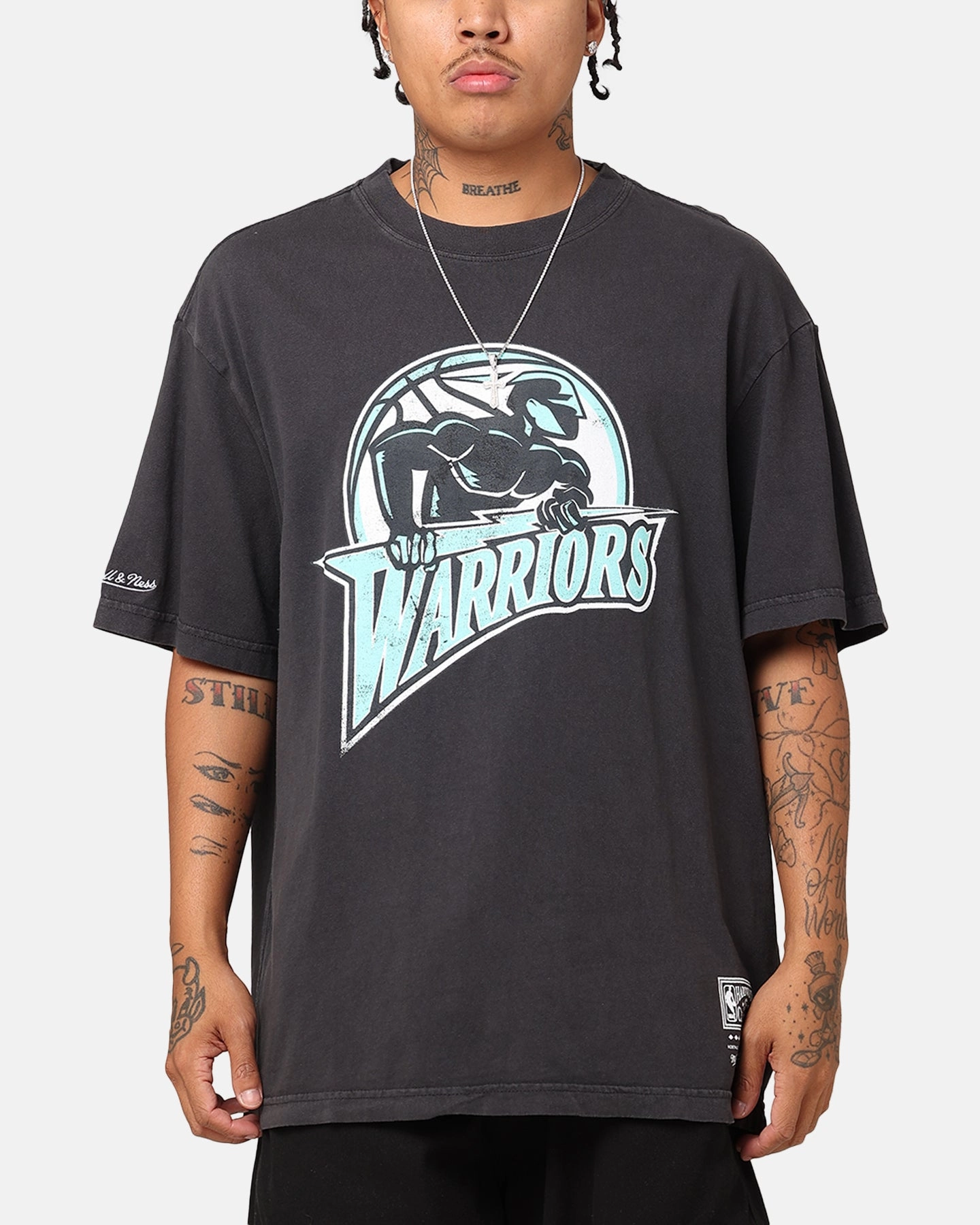 Mitchell & Ness Golden State Warriors Ice Blue Logo T-Shirt Faded Black color blocking