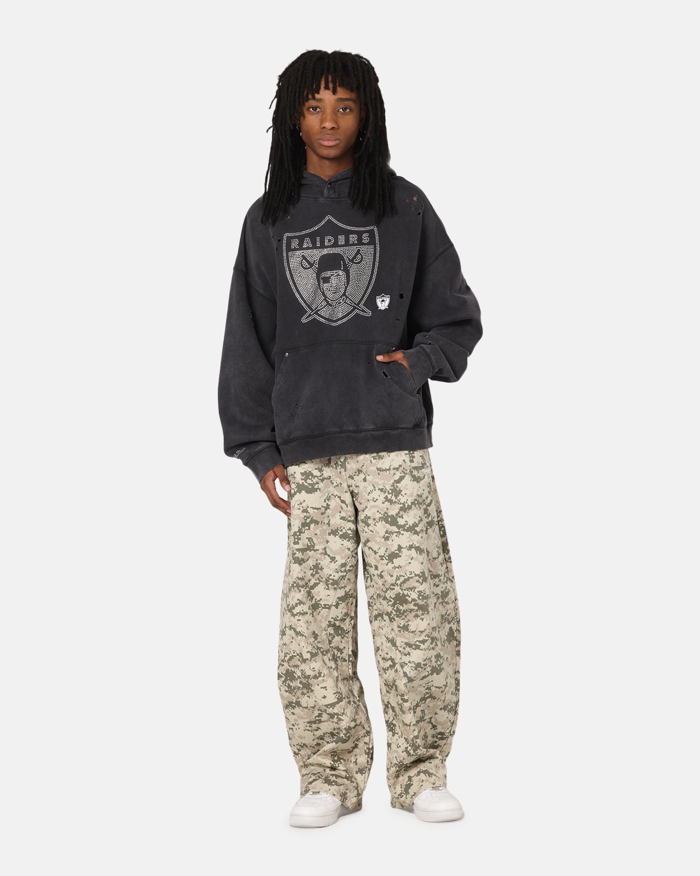 Laser Cut Edge Detailing Mitchell & Ness Las Vegas Raiders Distressed Rhinestone Logo Hoodie Faded Black