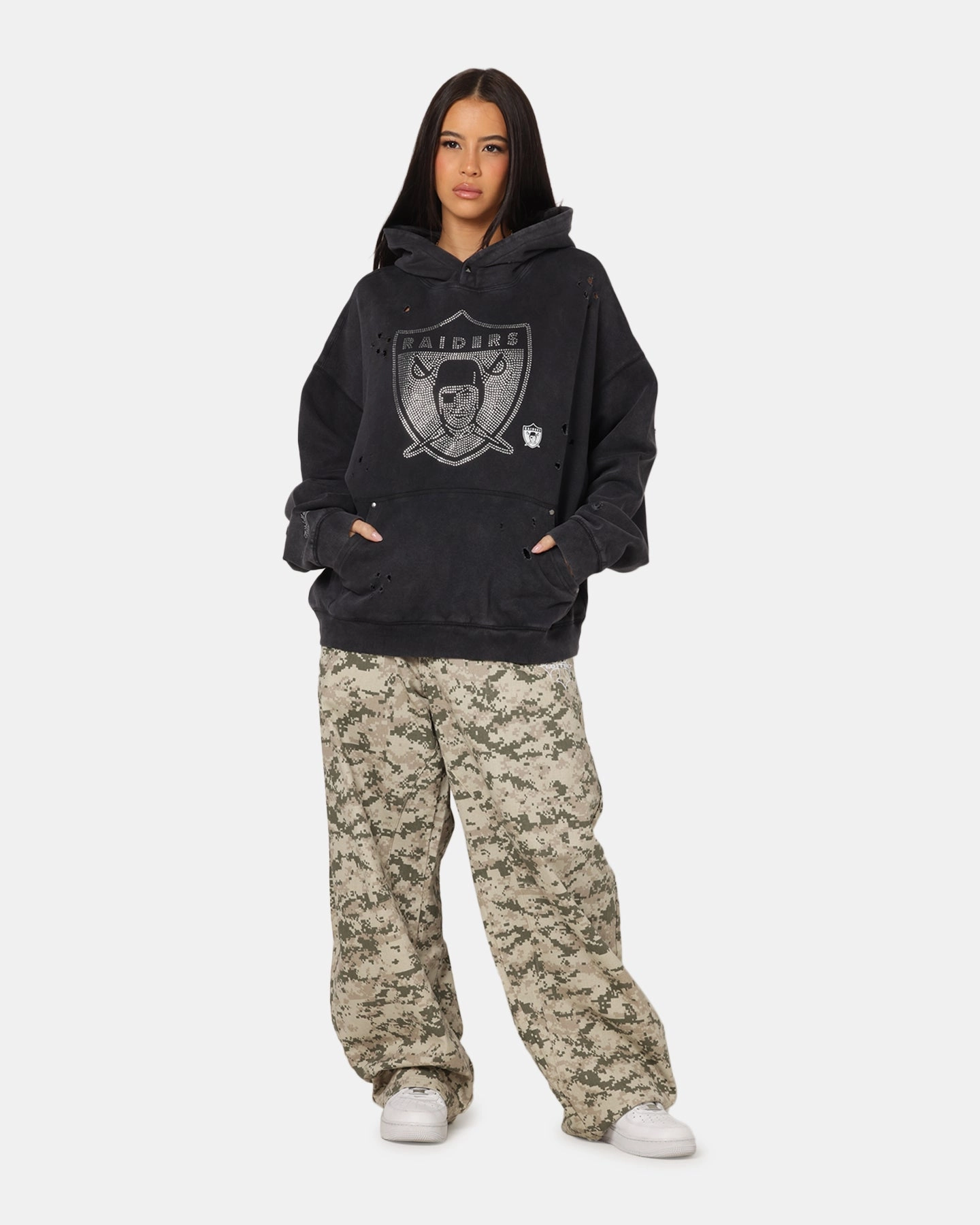 festival campfire Mitchell & Ness Las Vegas Raiders Distressed Rhinestone Logo Hoodie Faded Black