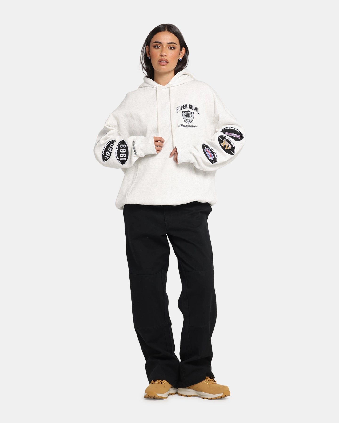 Seamless construction Mitchell & Ness Las Vegas Raiders National Champions Hoodie Silver Marle