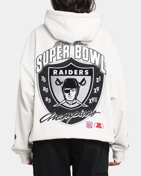 gym - goers Mitchell & Ness Las Vegas Raiders National Champions Hoodie Silver Marle