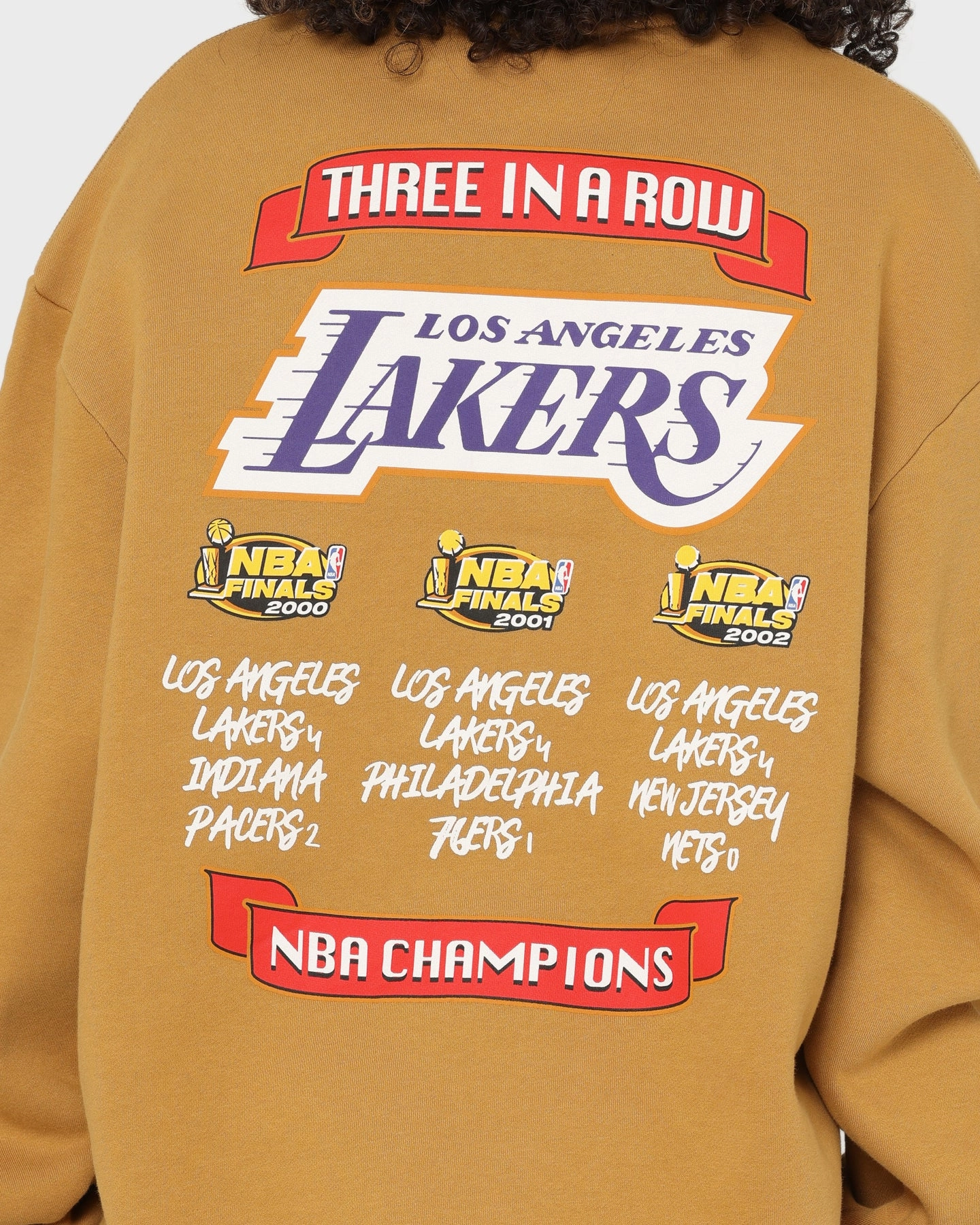 Mitchell & Ness Los Angeles Lakers 3-Peat Crewneck Bone Brown Heavyweight Durability Stylish Daily Fit