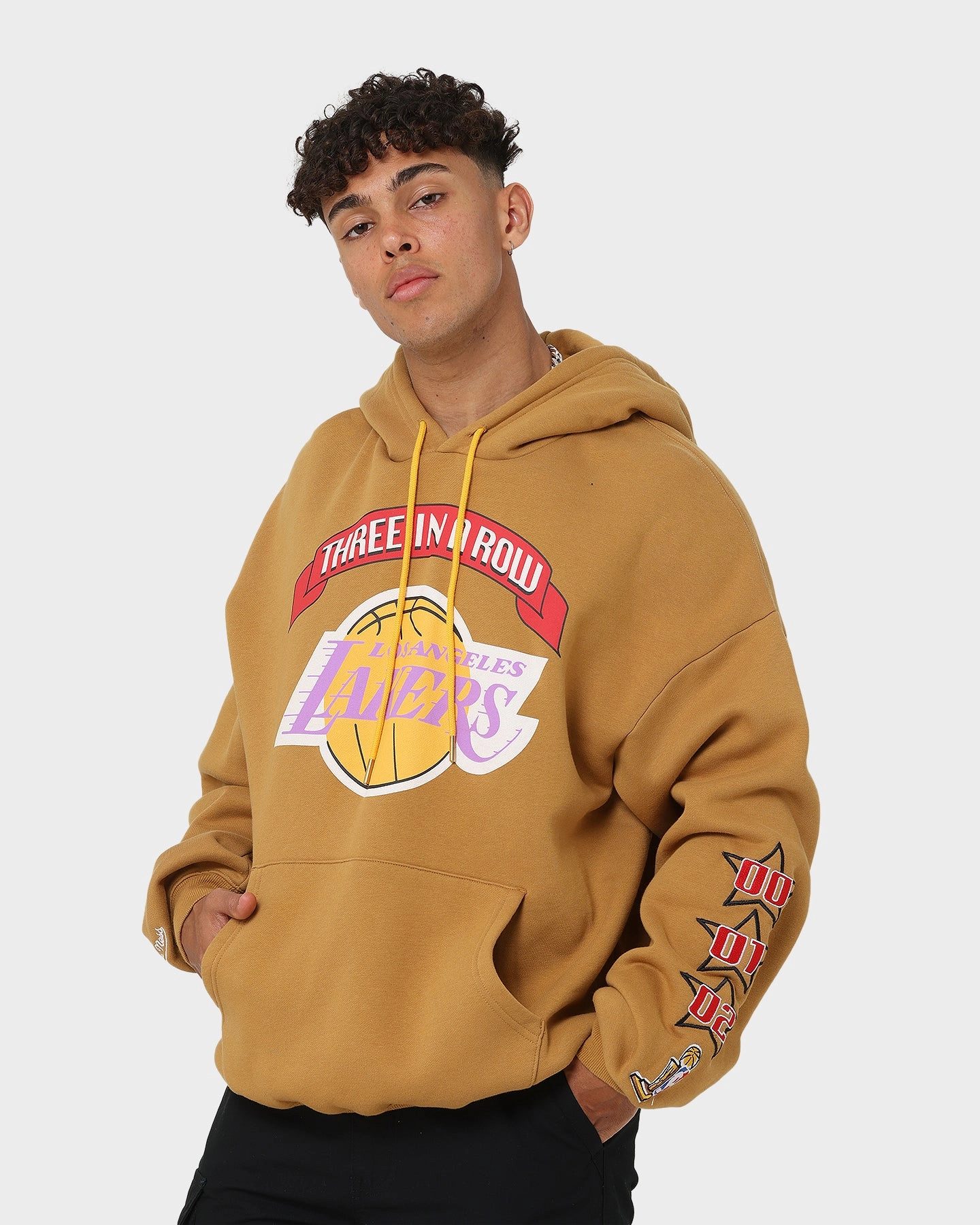 All-Weather Comfort Mitchell & Ness Los Angeles Lakers 3-Peat Hoodie Bone Brown