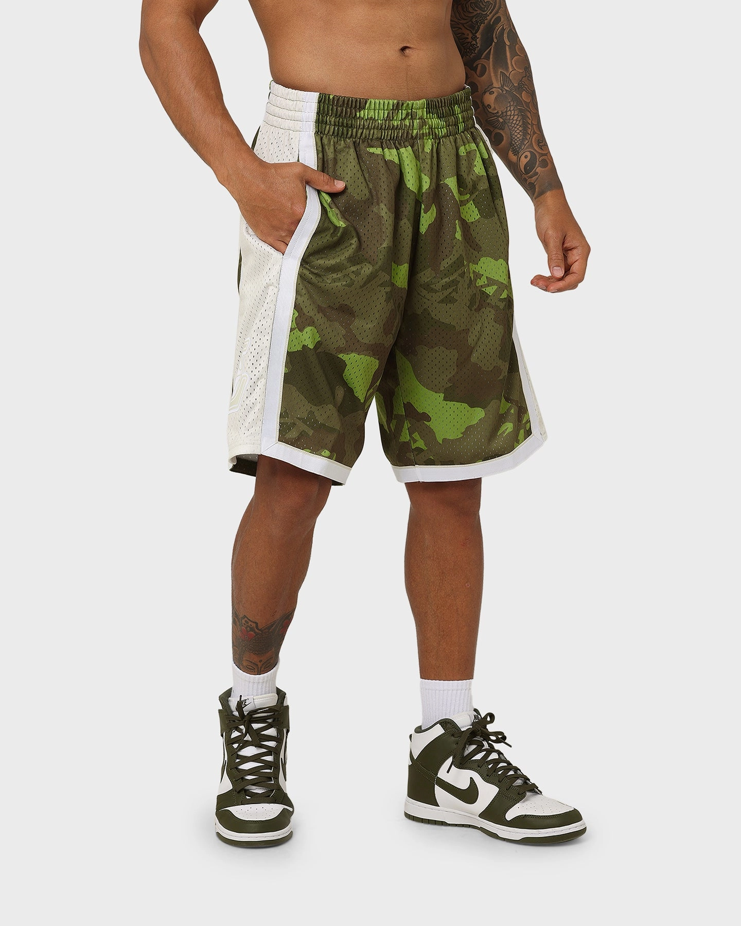 Mitchell & Ness Los Angeles Lakers '96-'97 Camo Swing Shorts Green Camo embroidery details polo shirt