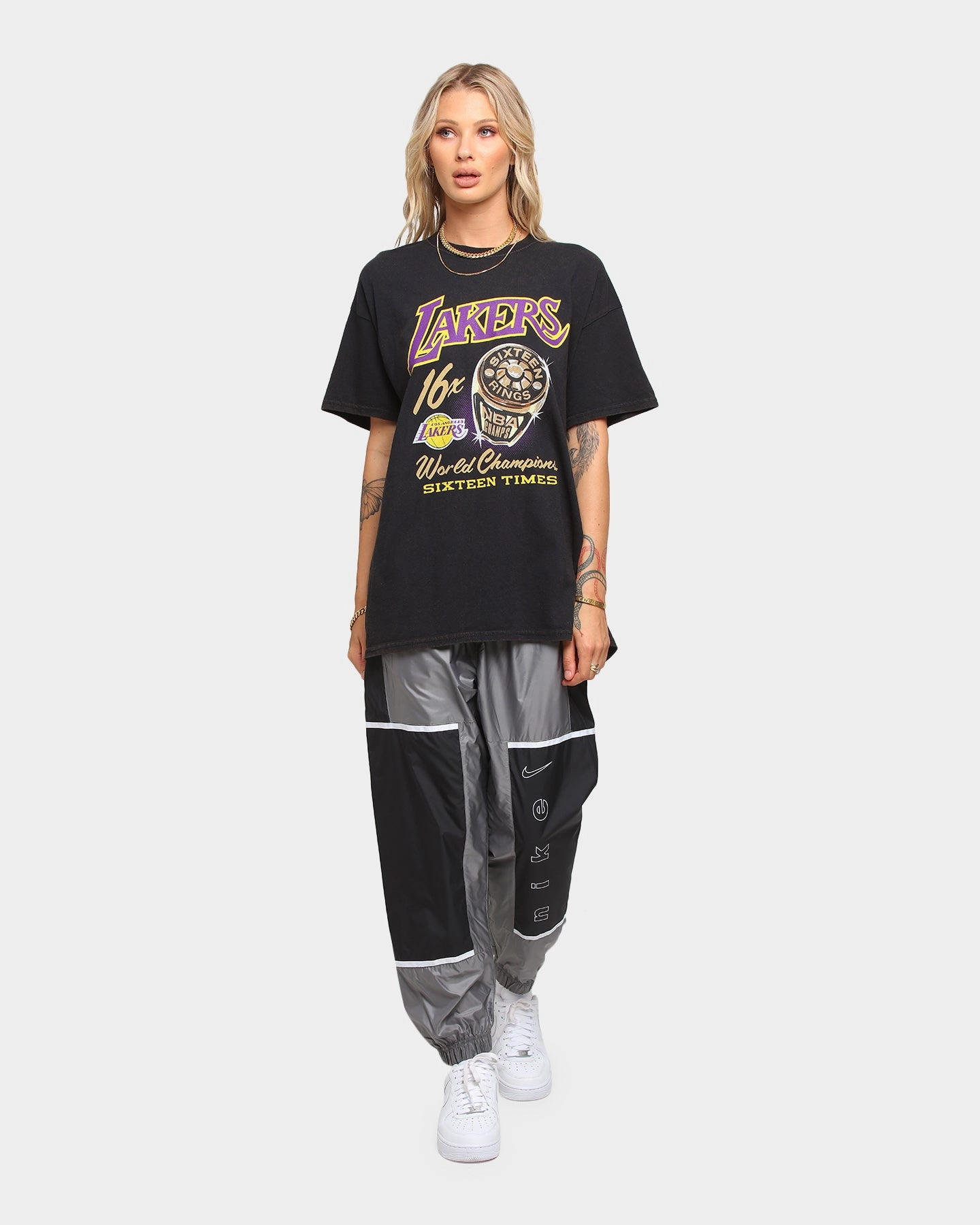 Soft Comfort Wear Relax Outfit Mitchell & Ness Los Angeles Lakers Bling Rings Vintage T-Shirt Black