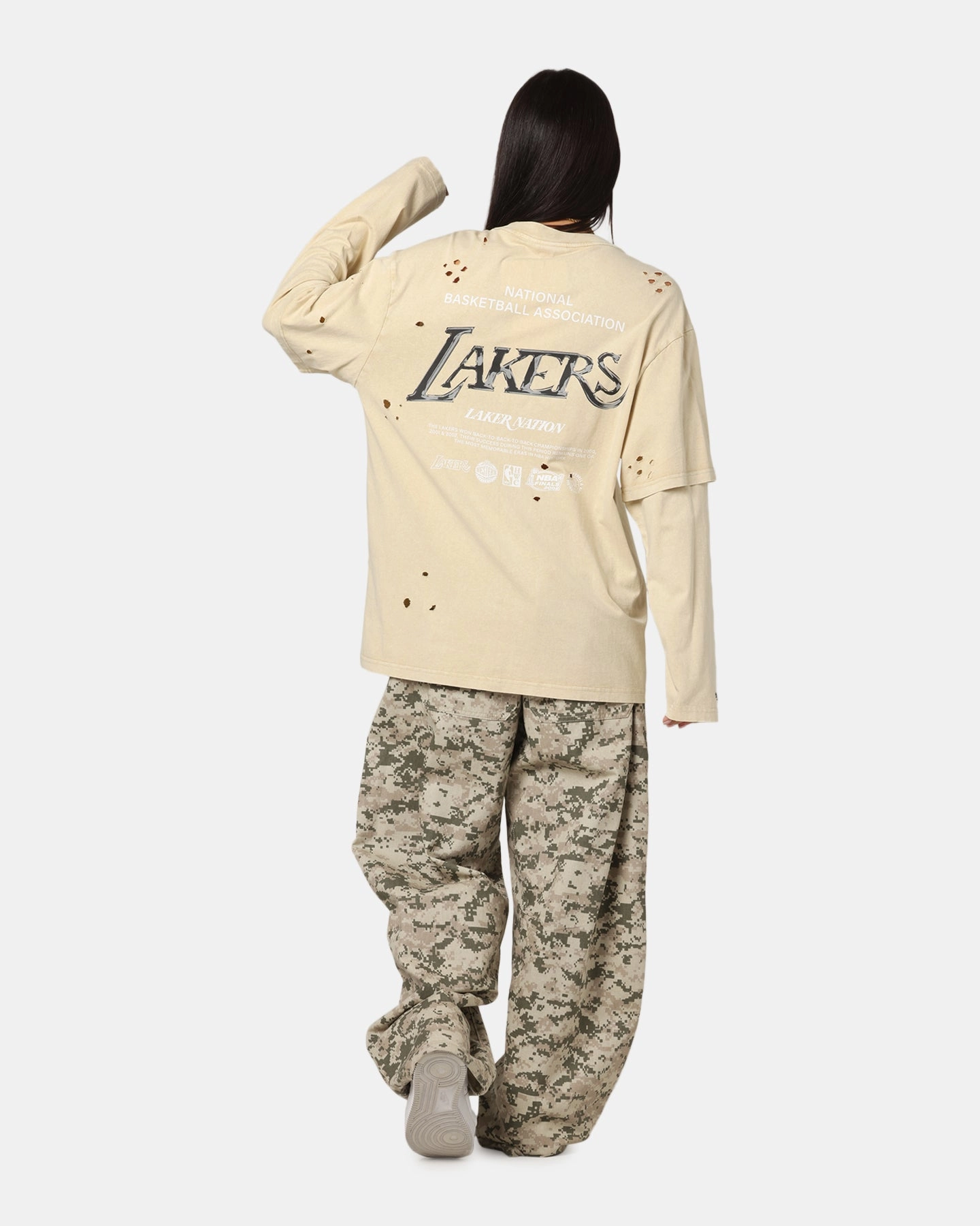 Mitchell & Ness Los Angeles Lakers Chromed Mock Long Sleeve T-Shirt Khaki Comfy Vibes weekday wear
