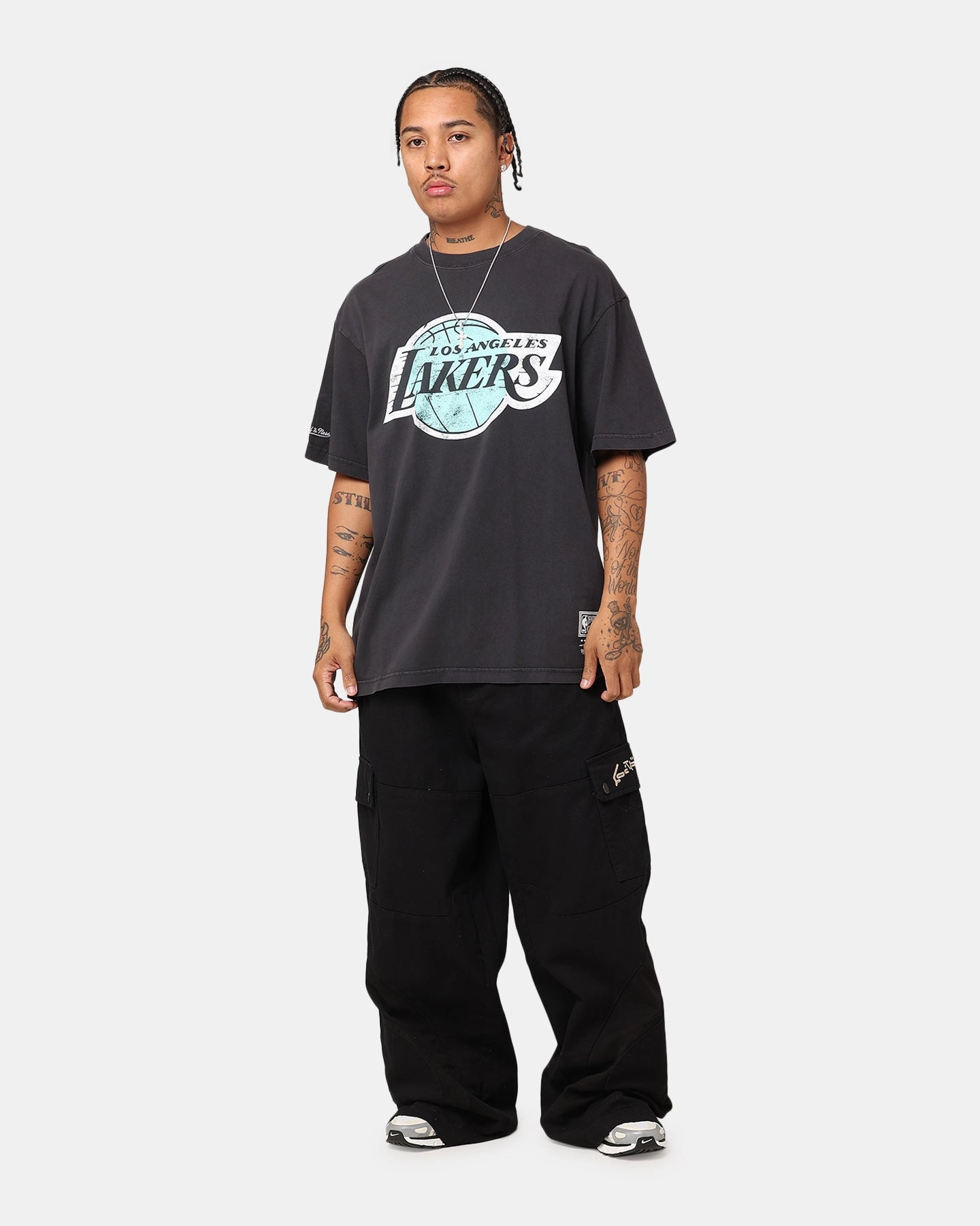 MinimalistStitching Mitchell & Ness Los Angeles Lakers Ice Blue Logo T-Shirt Faded Black