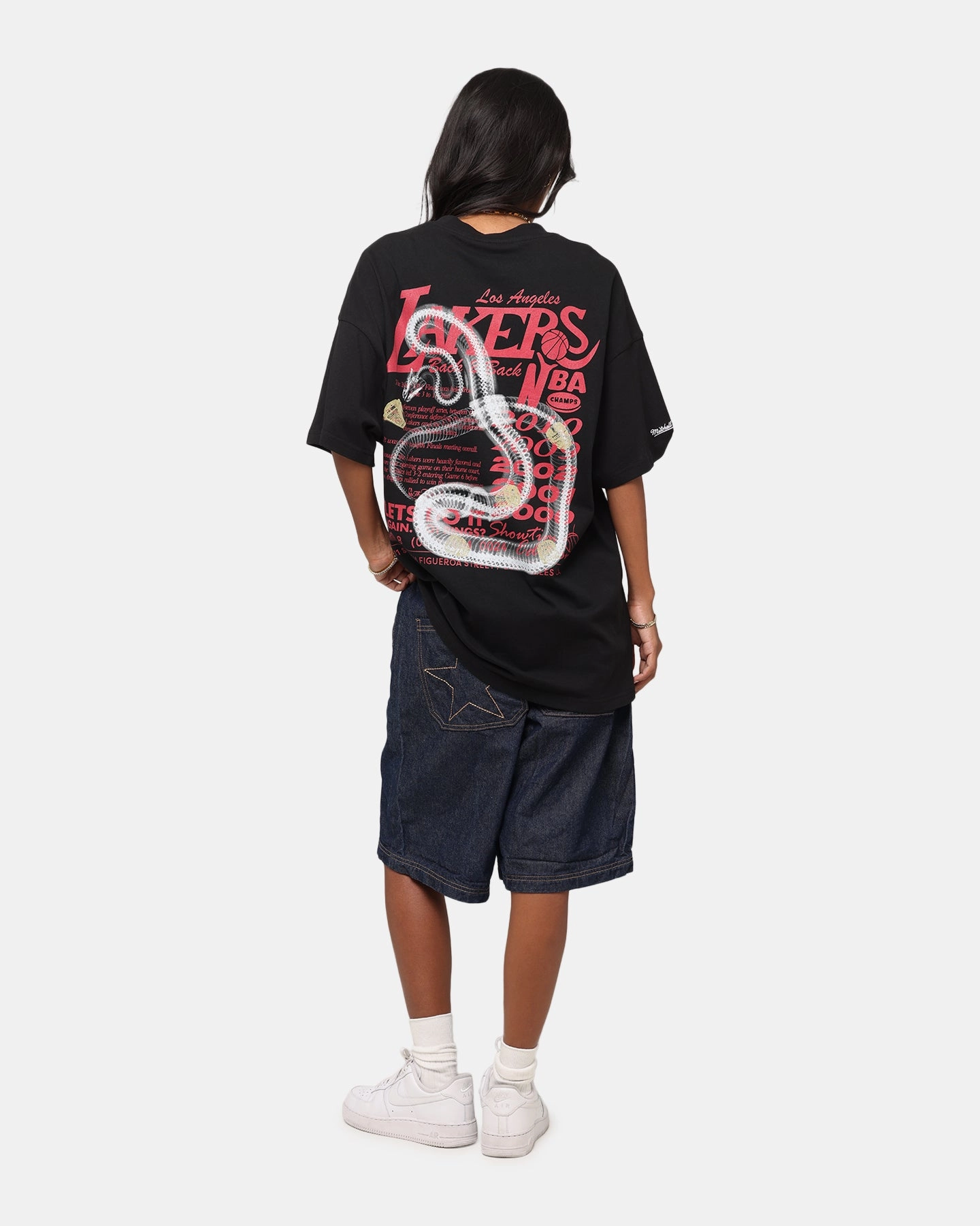 Mitchell & Ness Los Angeles Lakers Radiograph Gold Rings T-Shirt Faded Black Sporty Comfort Soft and Flexible