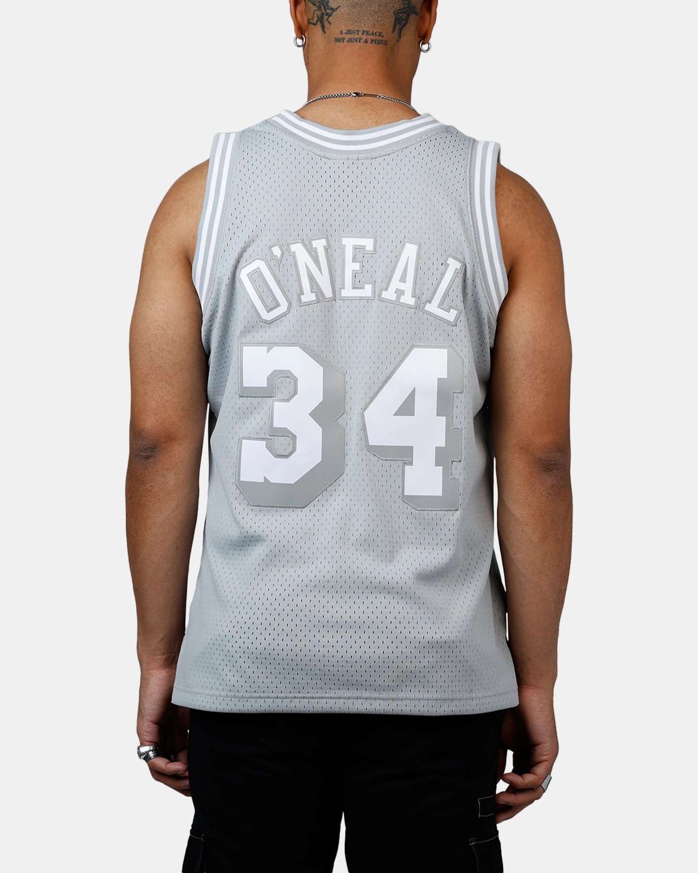 Ultra Flex Ribbed Trim Mitchell & Ness Los Angeles Lakers Shaquille O'Neal 1996-1997 Swingman Jersey Grey