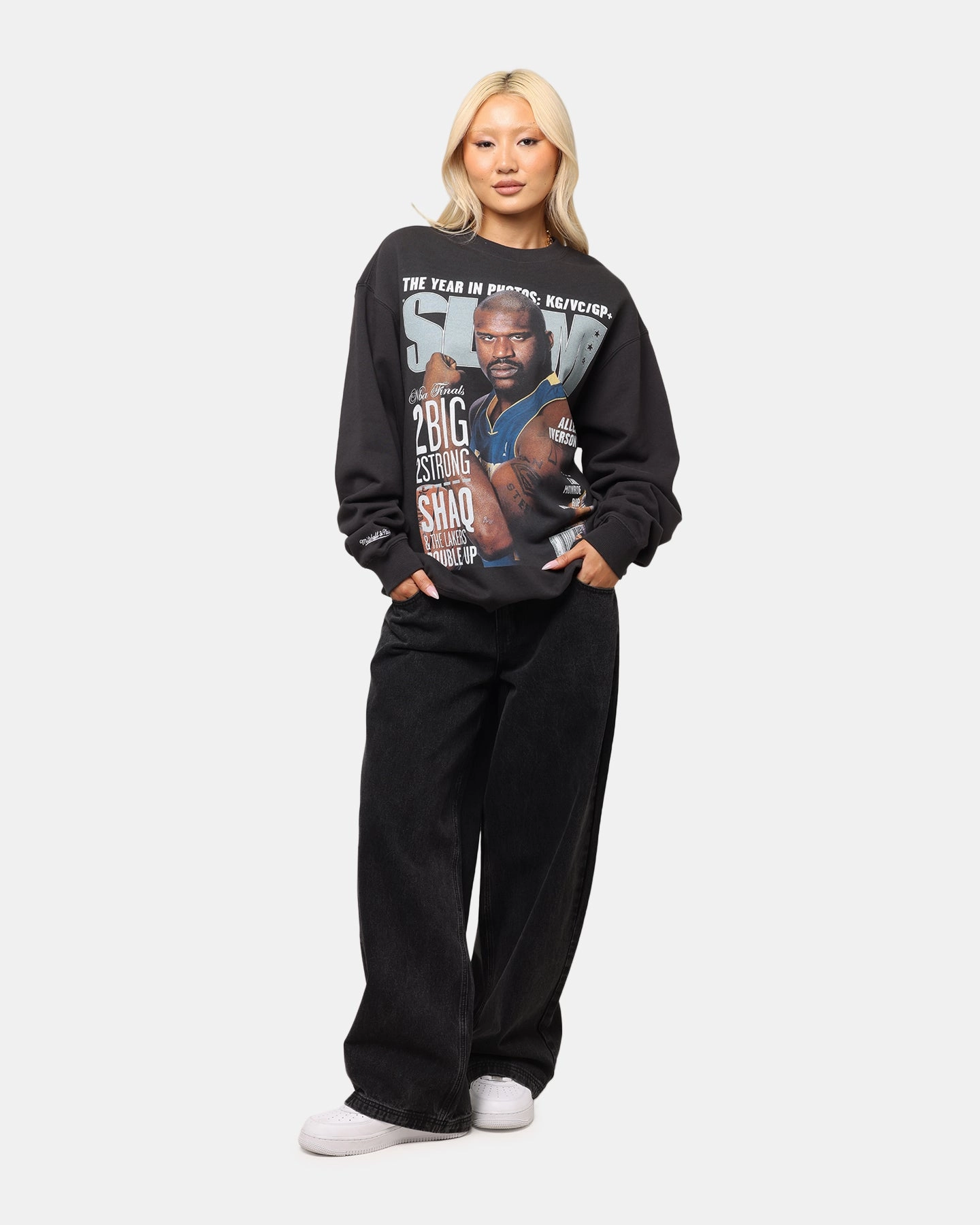 Mitchell & Ness Los Angeles Lakers Shaquille O'Neal Slam Magazine Crewneck Faded Black Weather Smart Look