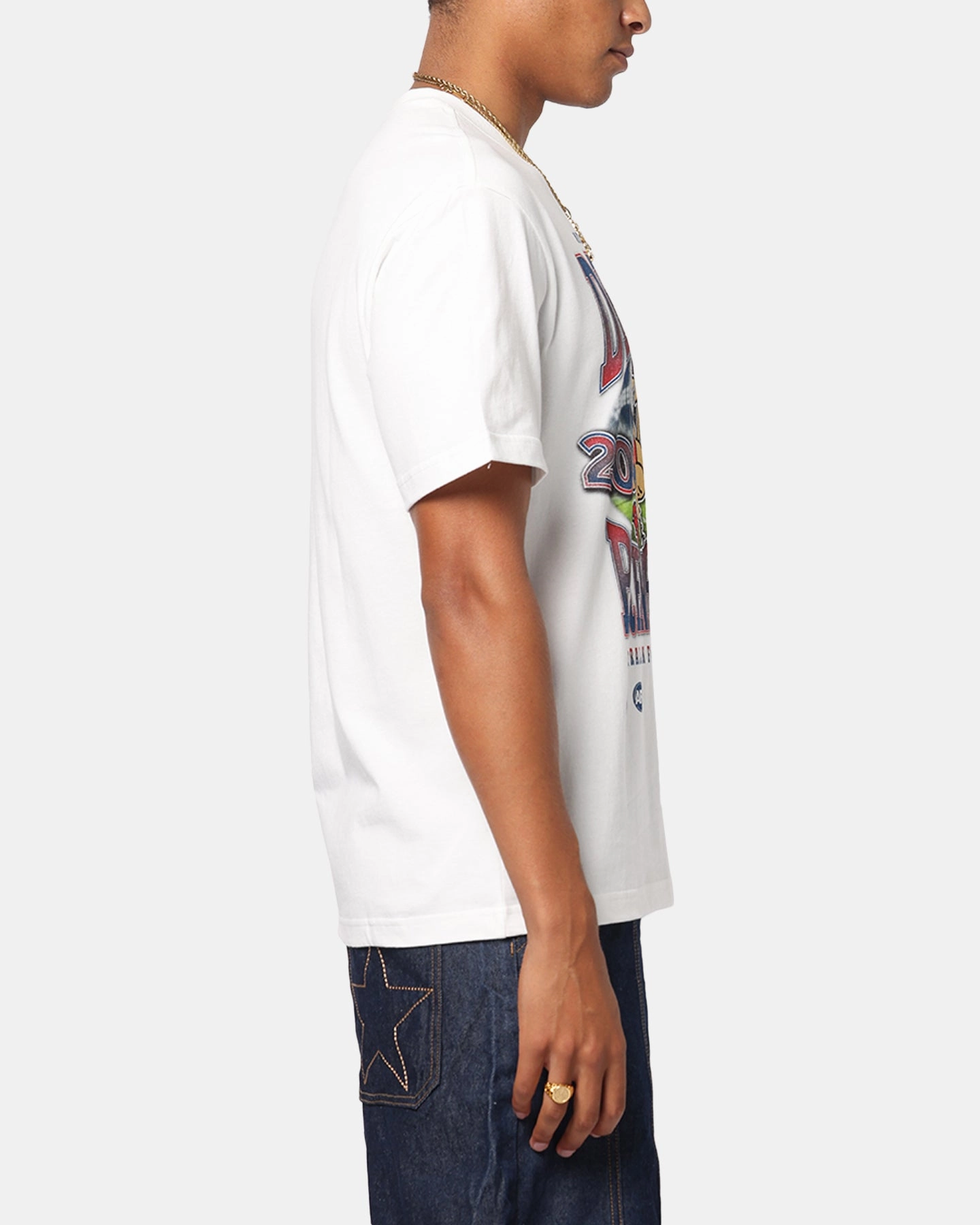 Mitchell & Ness Melbourne Demons Mascot T-Shirt Vintage White Multi Purpose Wear Sleek Fit