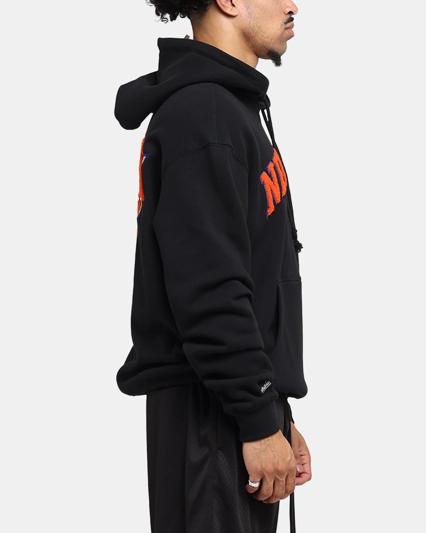 Yoga Friendly Back Design Mitchell & Ness New York Knicks Big Apple Hoodie Black