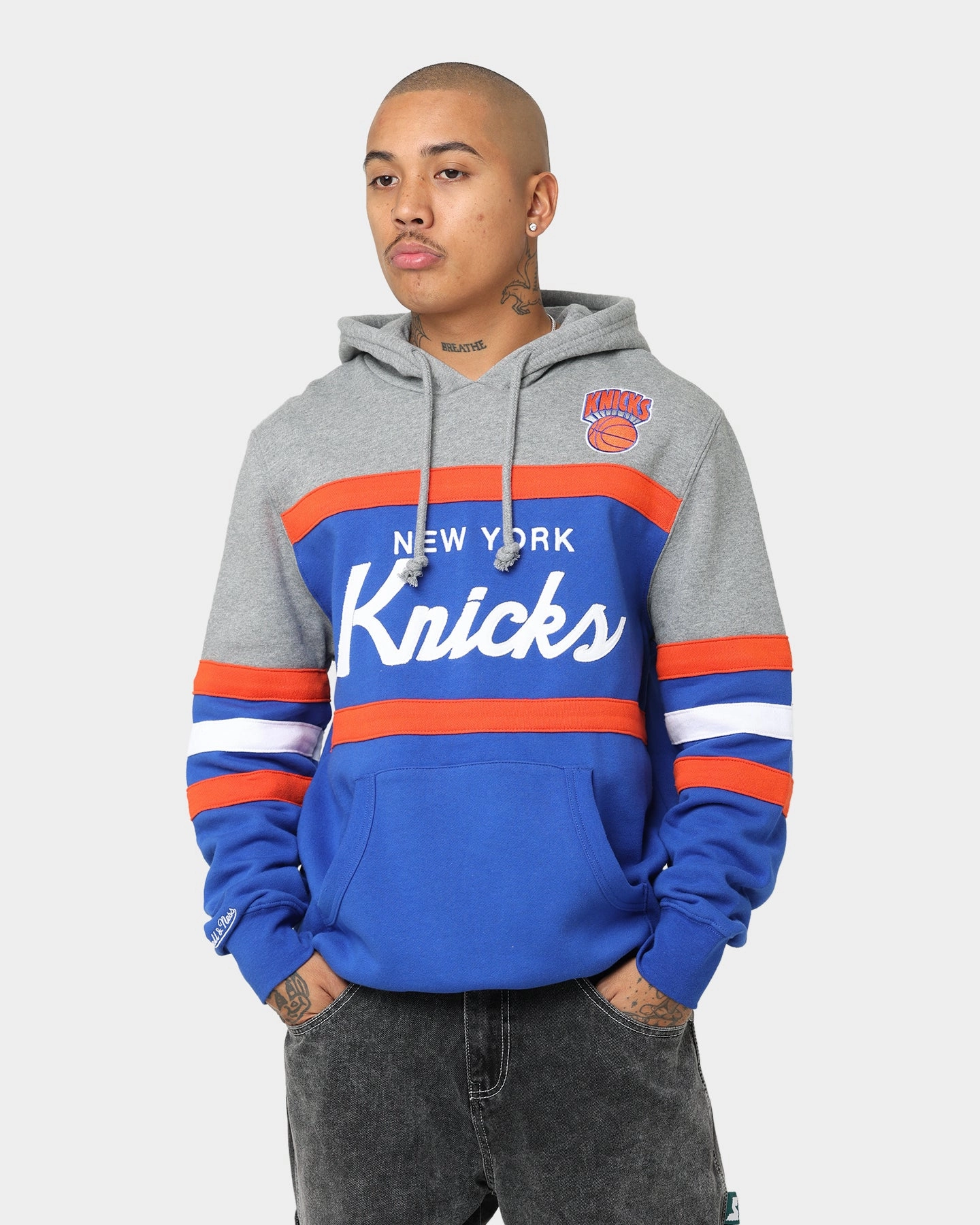 Ergonomic Tailoring Mitchell & Ness New York Knicks Head Coach Hoodie Royal