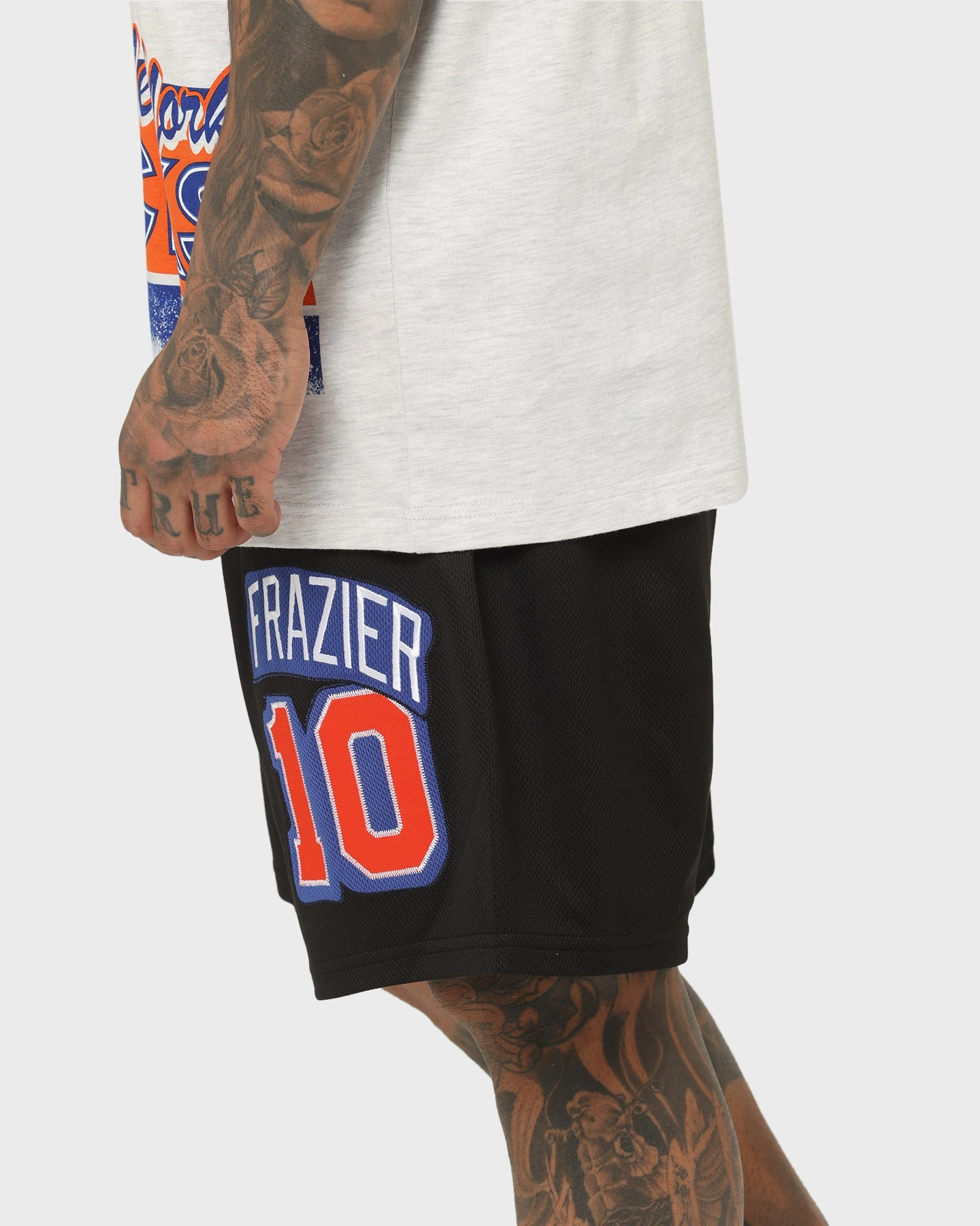 Mitchell & Ness New York Knicks Vintage Jersey Shorts Faded Black Minimalist Style