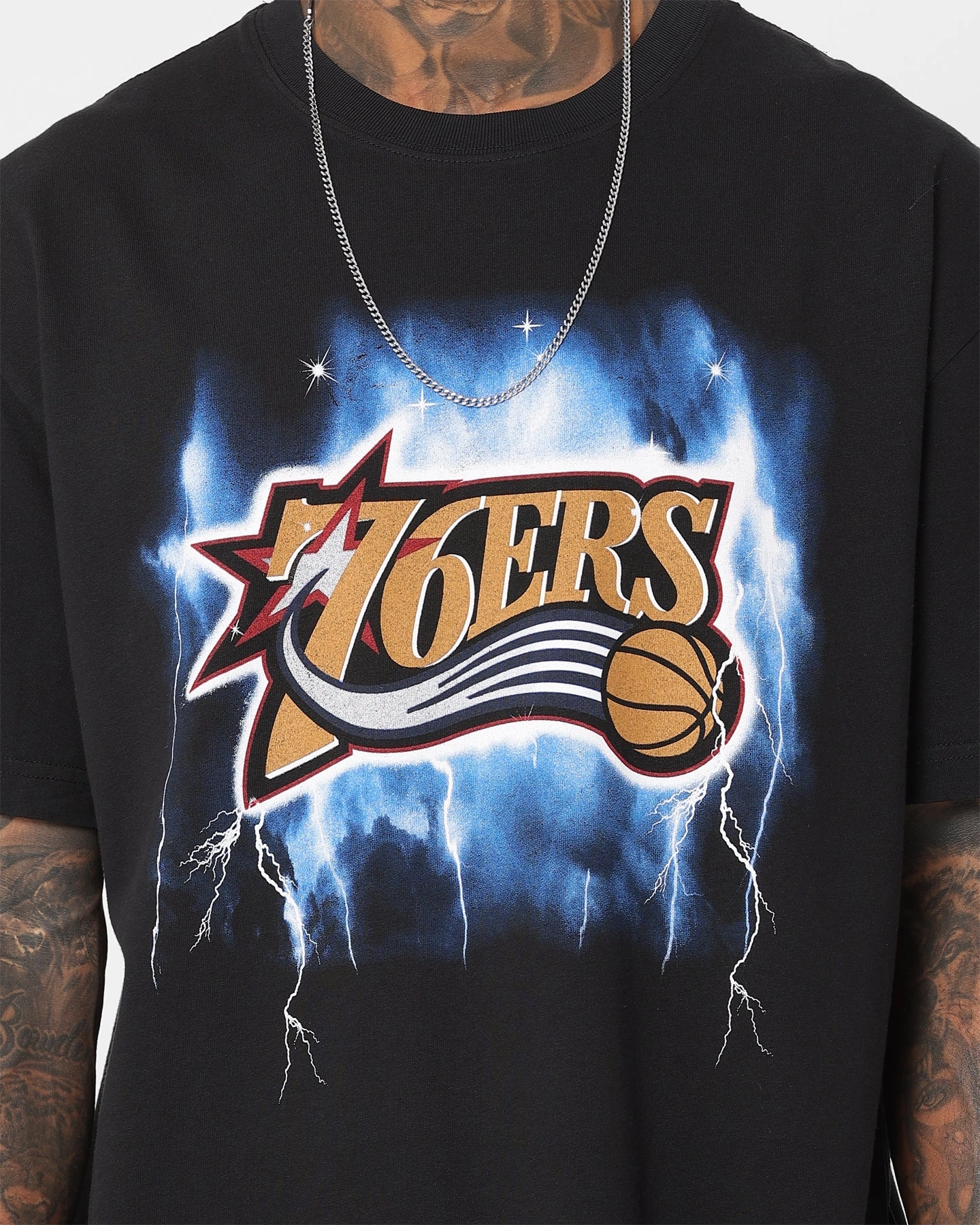 Mitchell & Ness Philadelphia 76ers Logo Lightning T-Shirt Black Classic Crew Neck