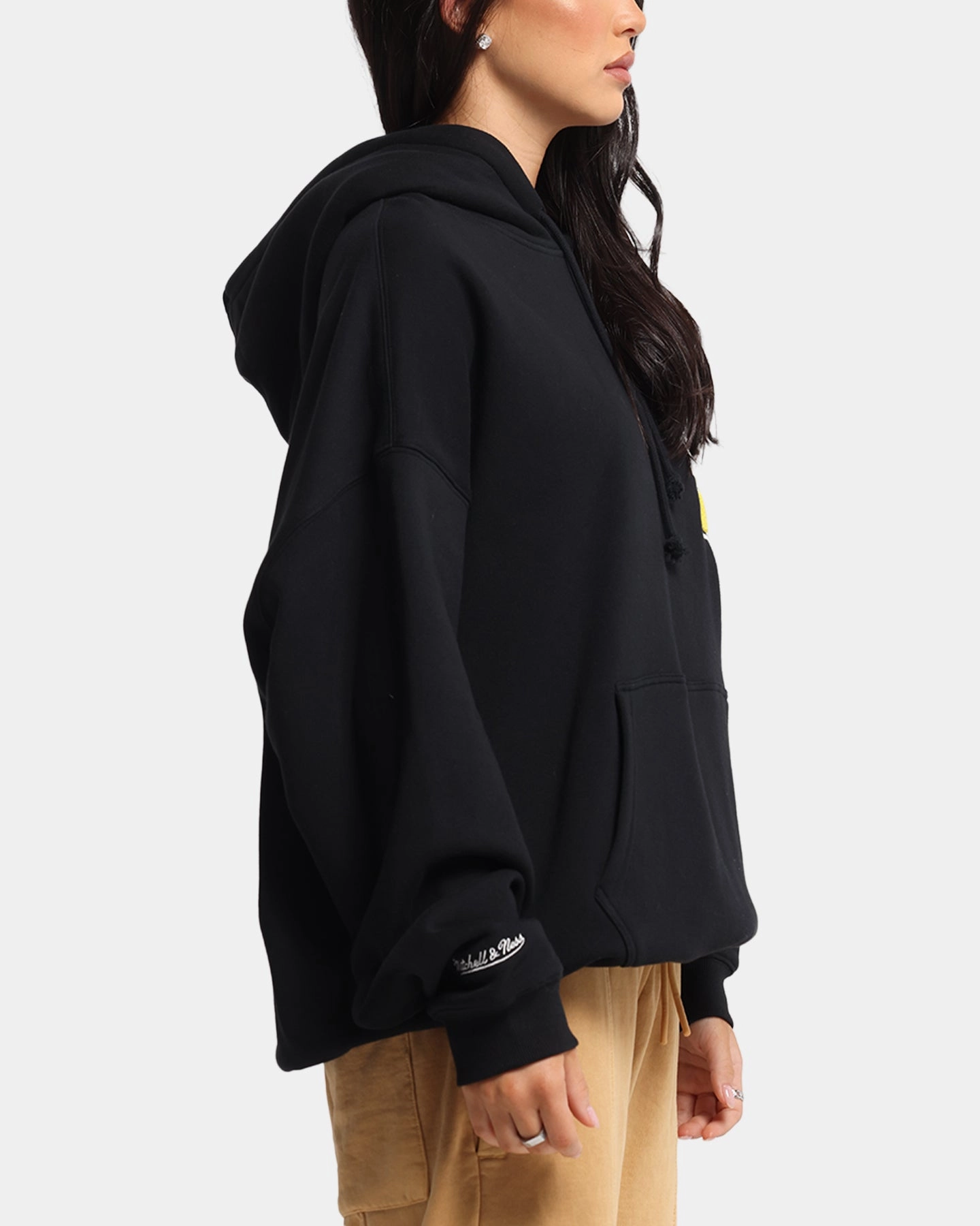 Mitchell & Ness Richmond Tigers Team Hoodie Solid Black suitable for theater performances Construct