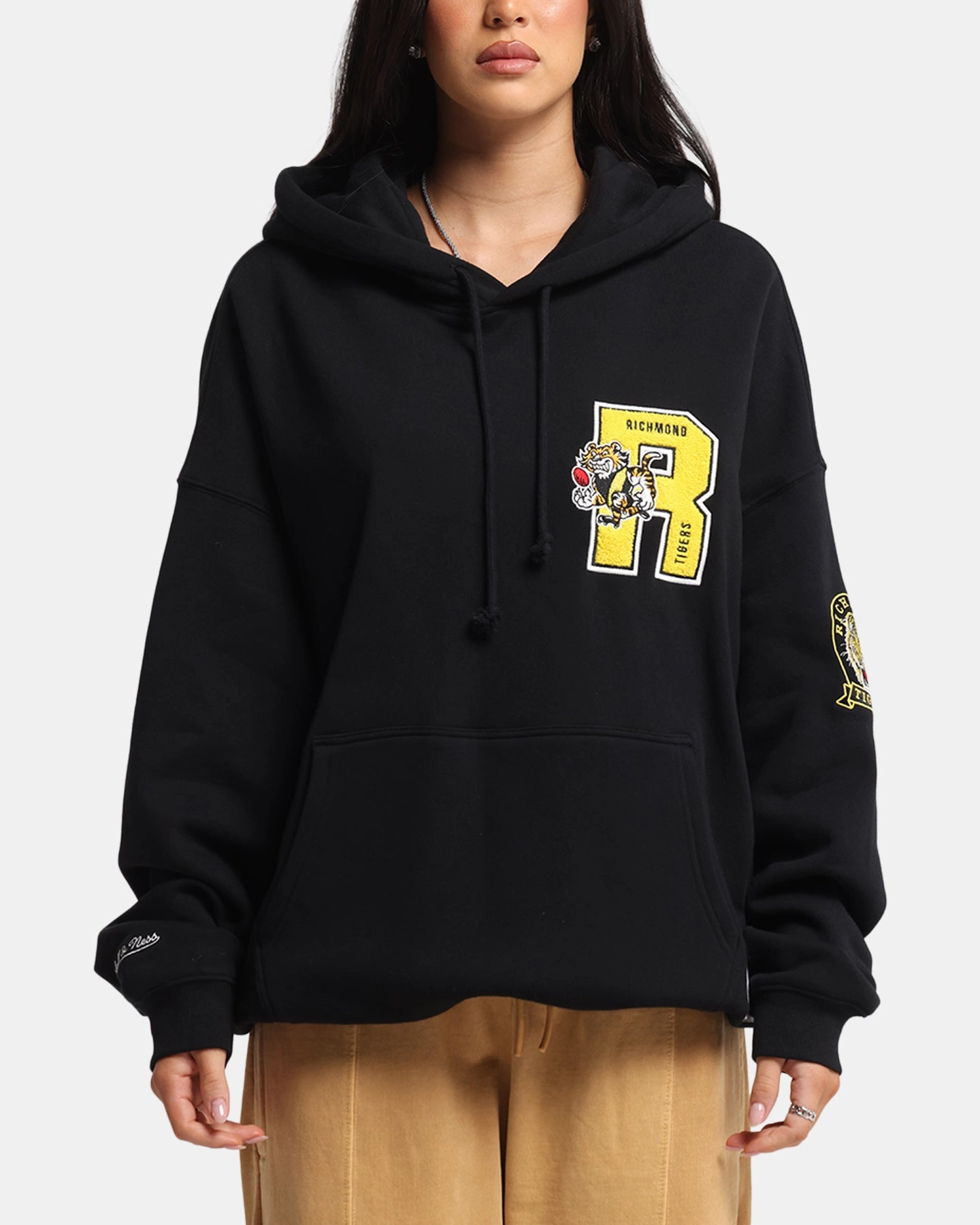 Adjustable Wear Windproof Design Mitchell & Ness Richmond Tigers Team Hoodie Solid Black