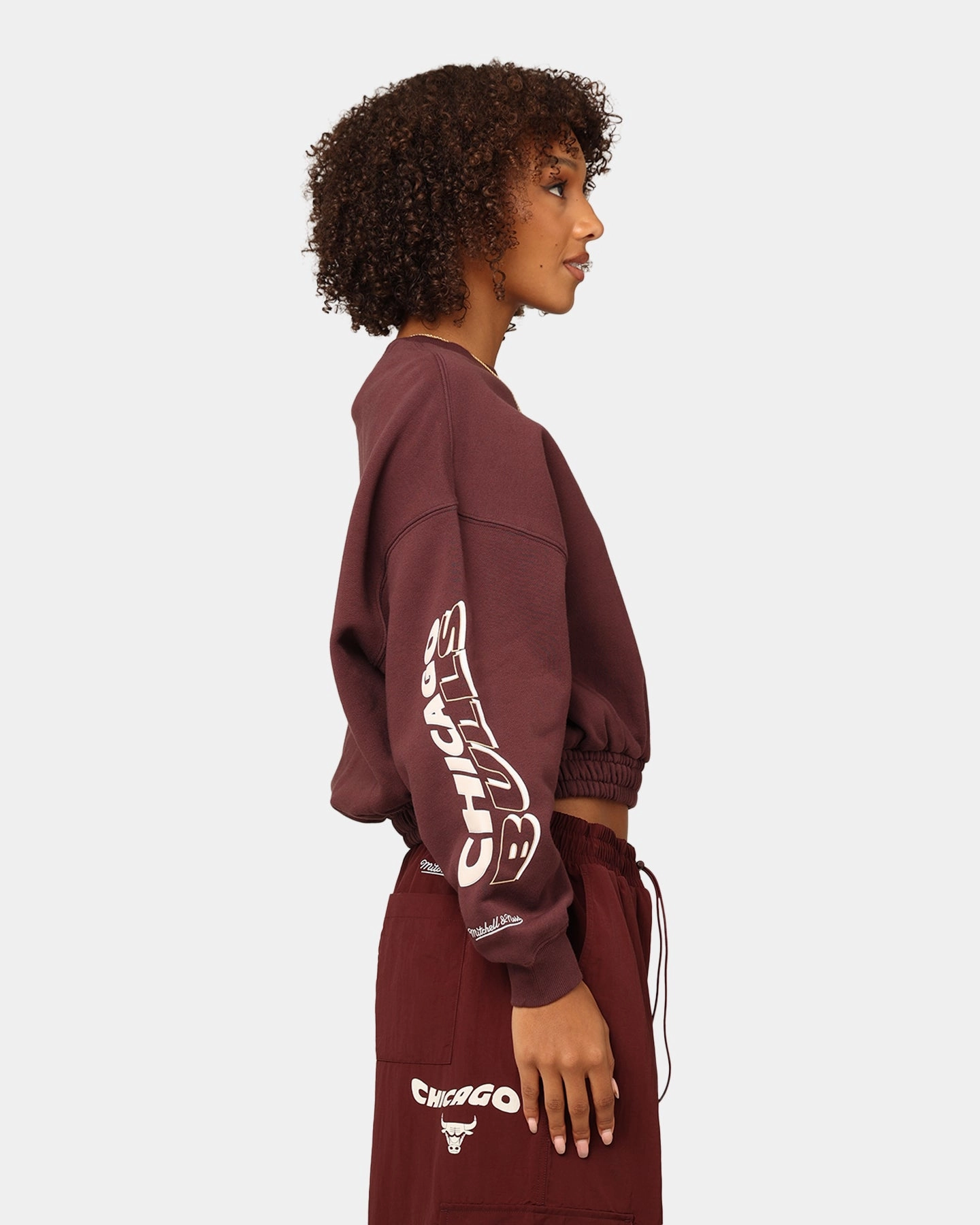 Mitchell & Ness Women's Chicago Bulls Dazed Cropped Crewneck Fudge Wrinkle Free Material UV Protection