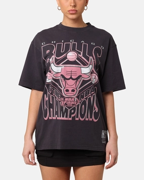Mitchell & Ness Women's Chicago Bulls NBA Champs Glitter T-Shirt Overdyed Black Work efficiency