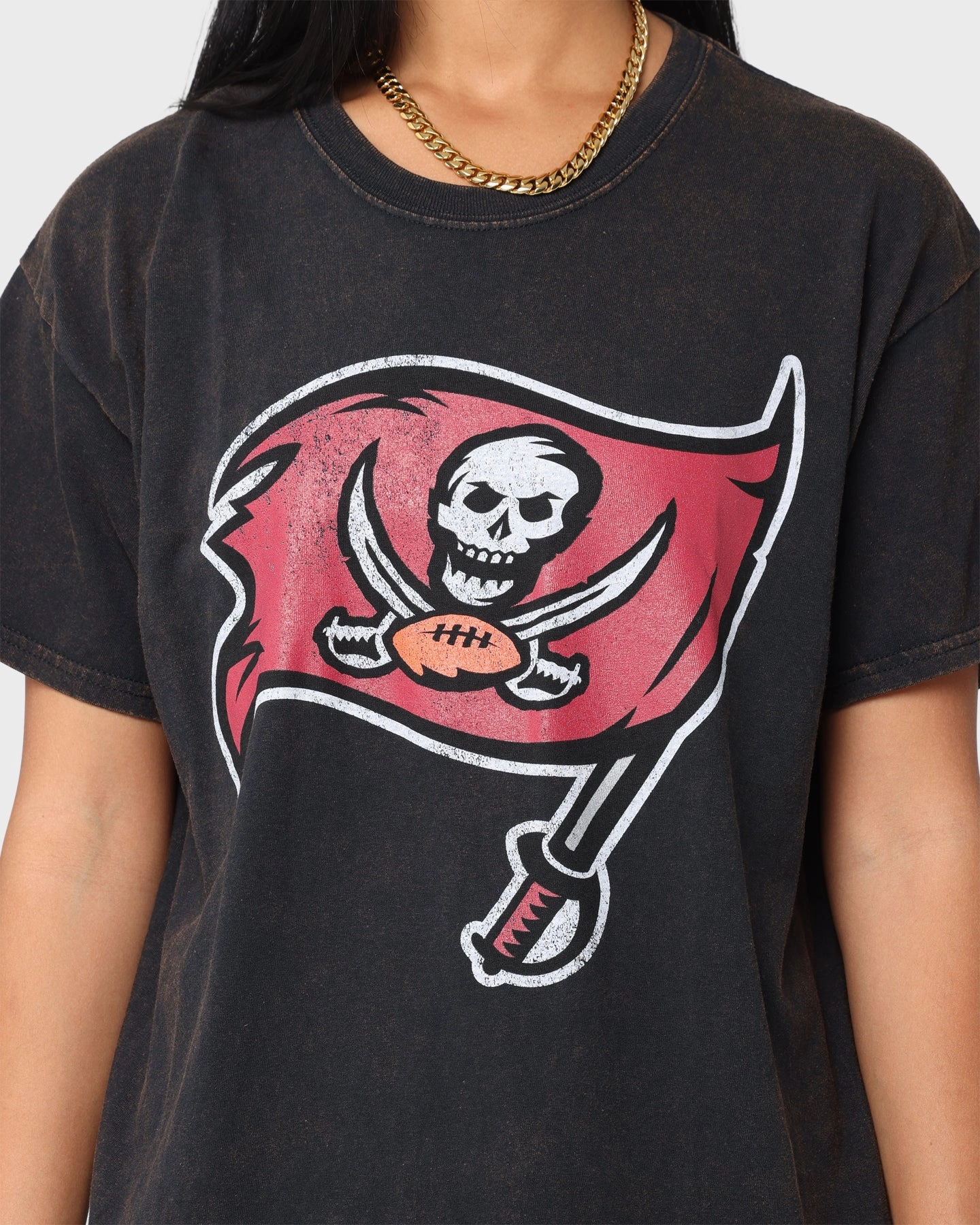 Anti Bacterial Treatment Summer Wardrobe Mitchell and Ness Tampa Bay Buccaneers Oversized Extra Large Logo T-Shirt Vintage Black