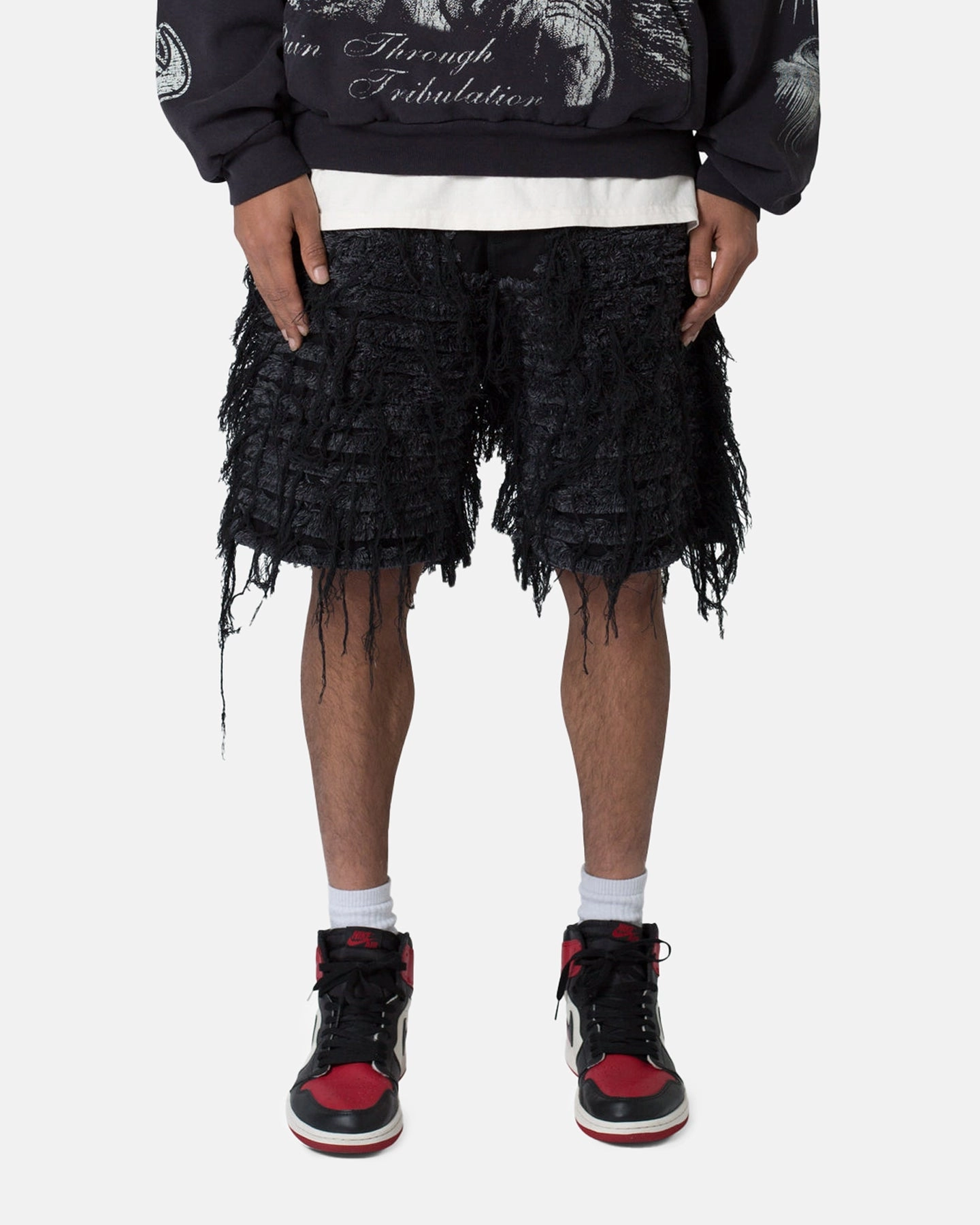 date night look MNML All Over Frayed Denim Shorts Black