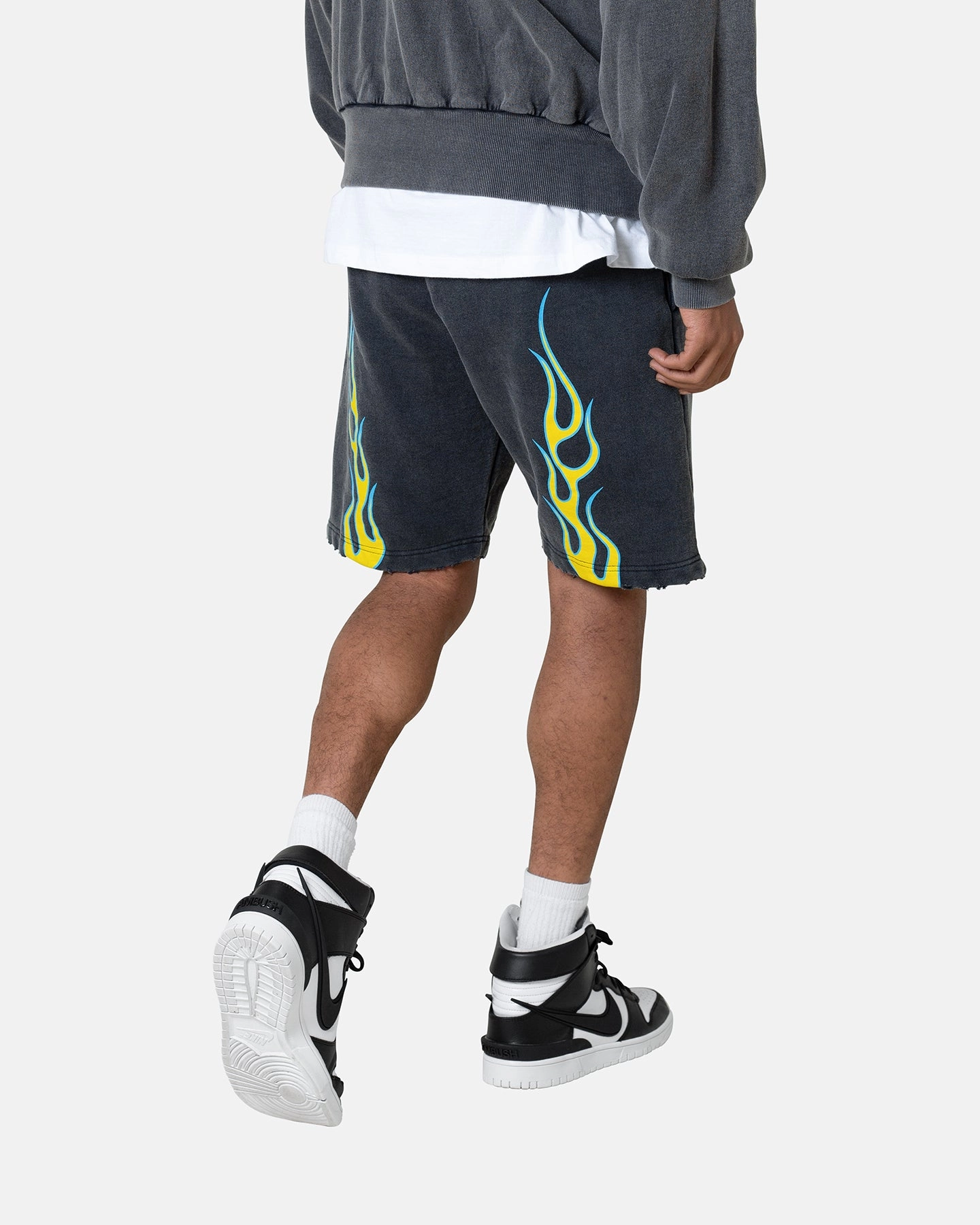 semi-formal look MNML Flame Shorts Black