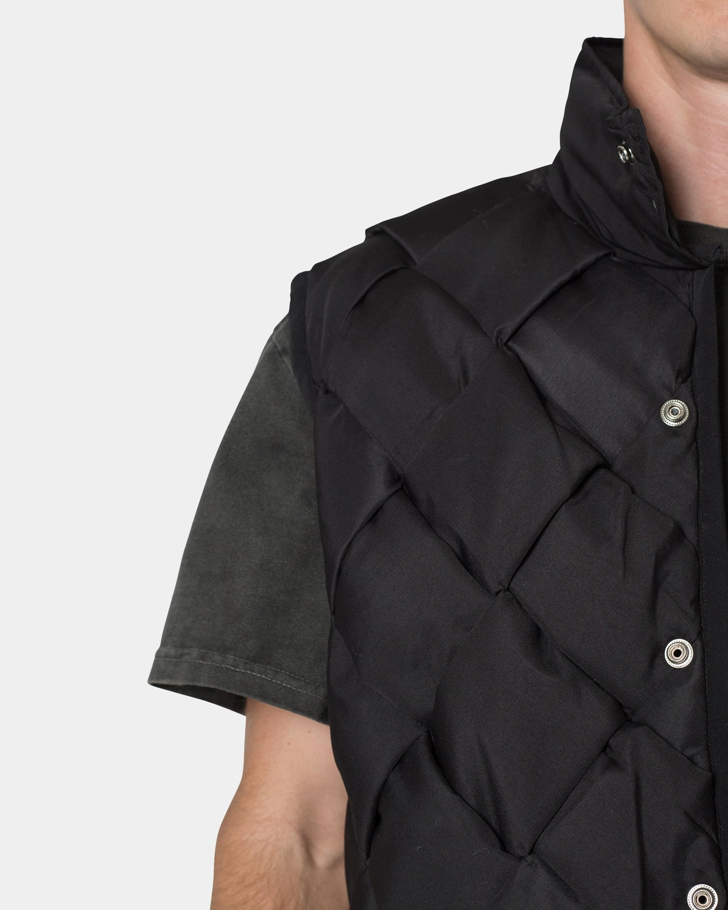 MNML Woven Puffer Vest Black Announce Asset