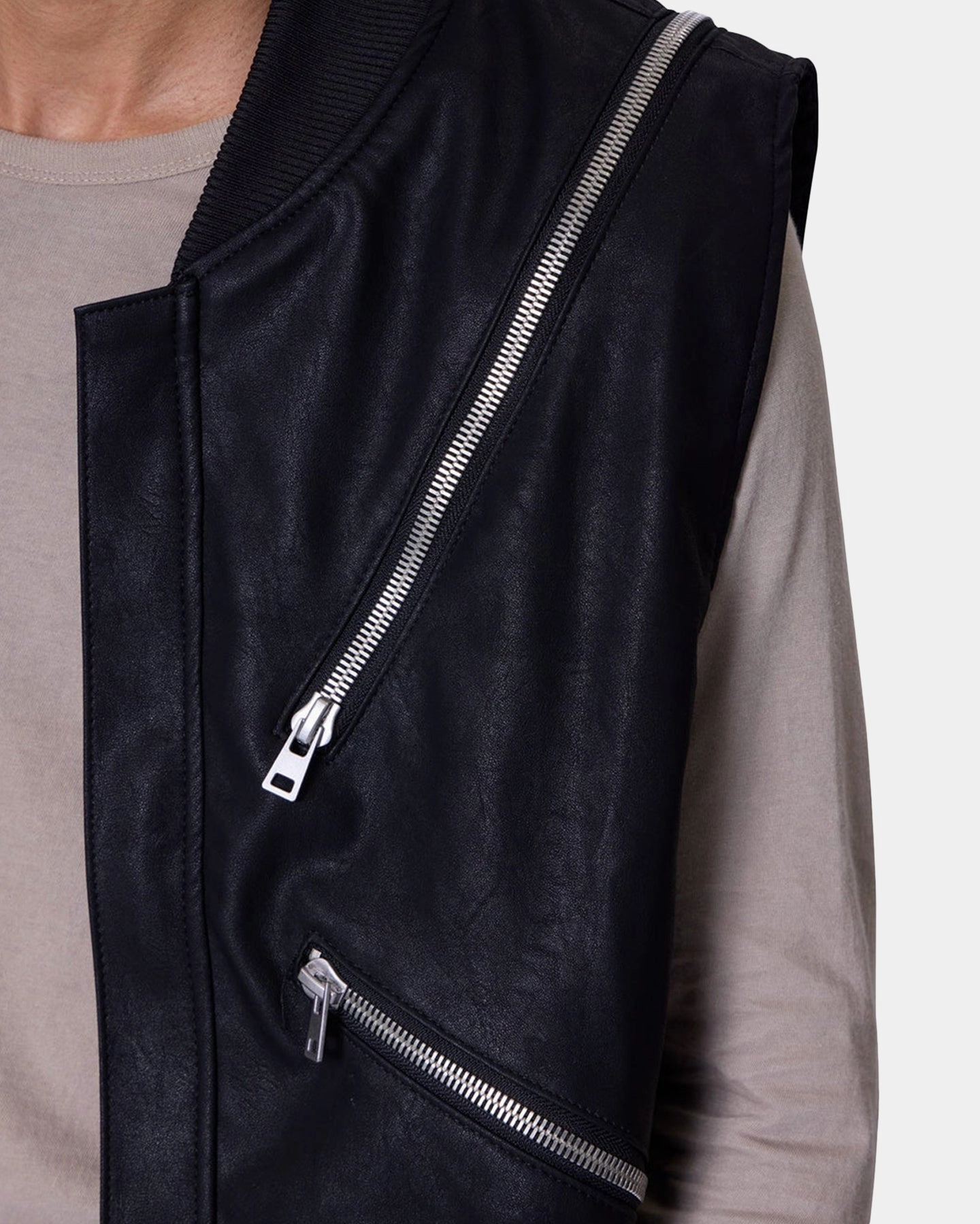 MNML Zip Lock Vest Black Flexible Shoulder Mobility