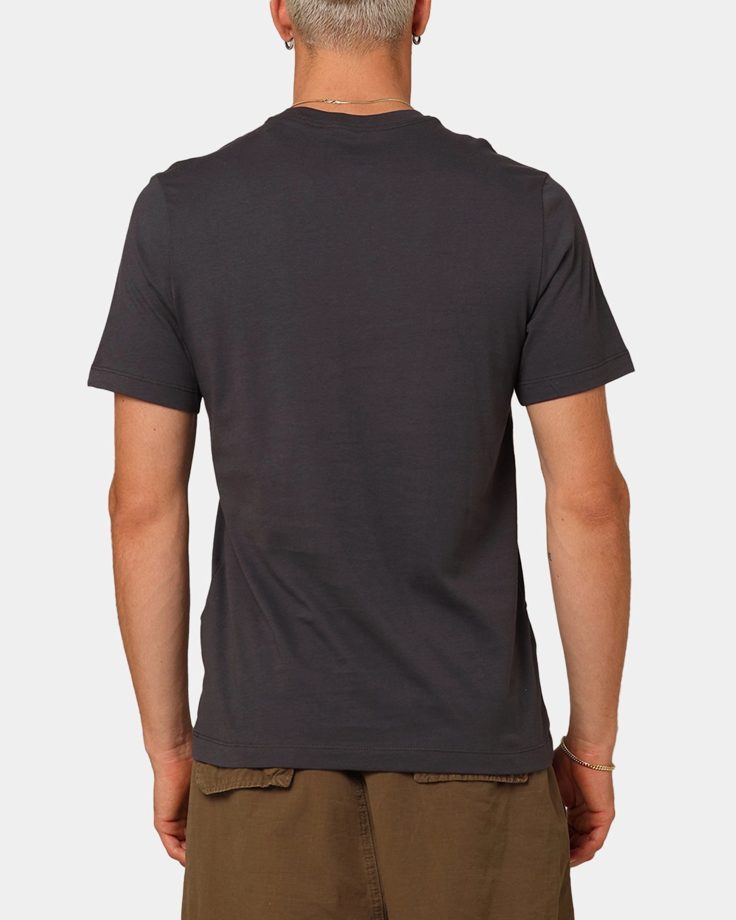 Minimalist fashion Nike Sportswear T-Shirt Anthracite