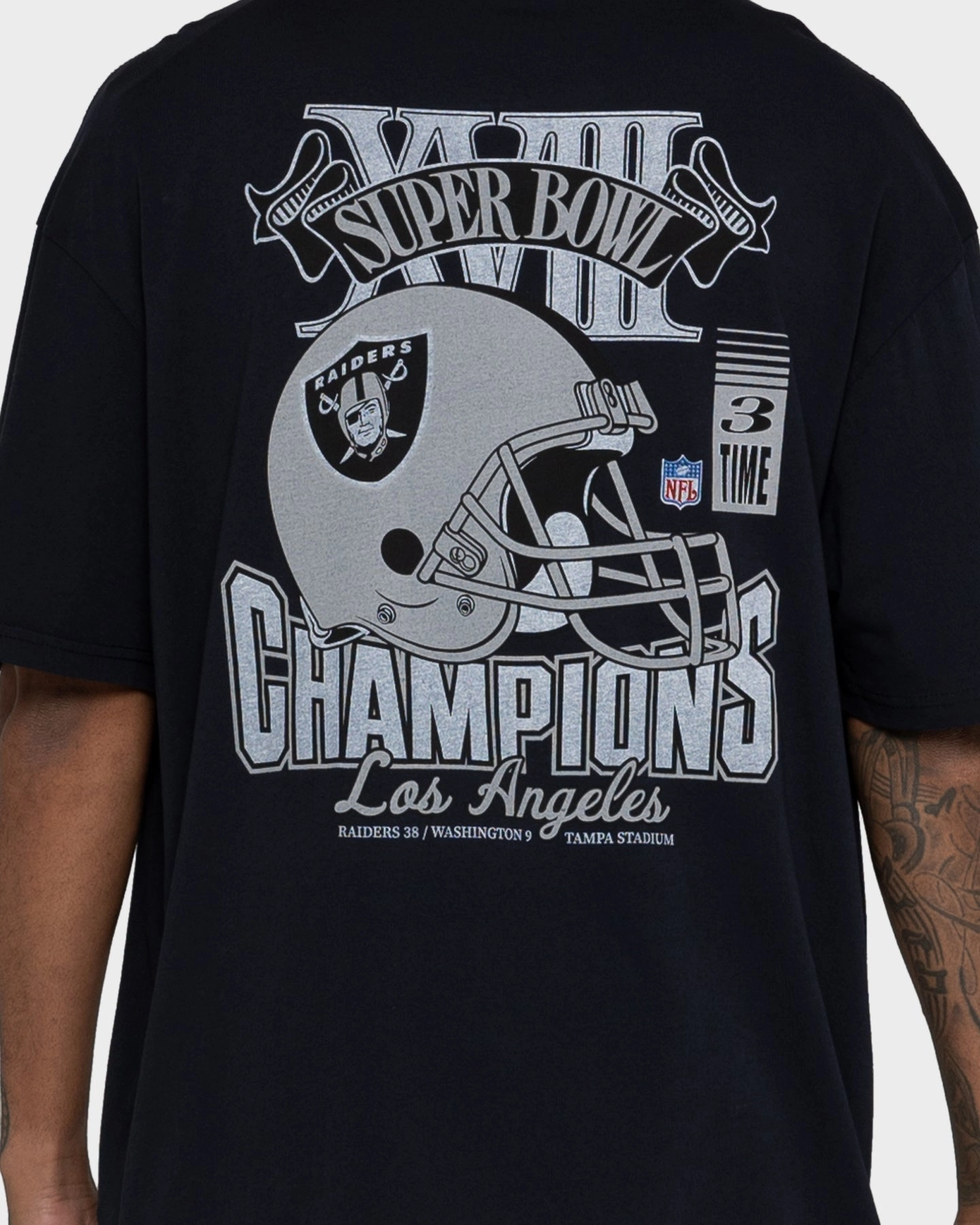 Mitchell & Ness Las Vegas Raiders Vintage Superbowl T-Shirt Faded Black Daily Comfort Style Layering Fashion