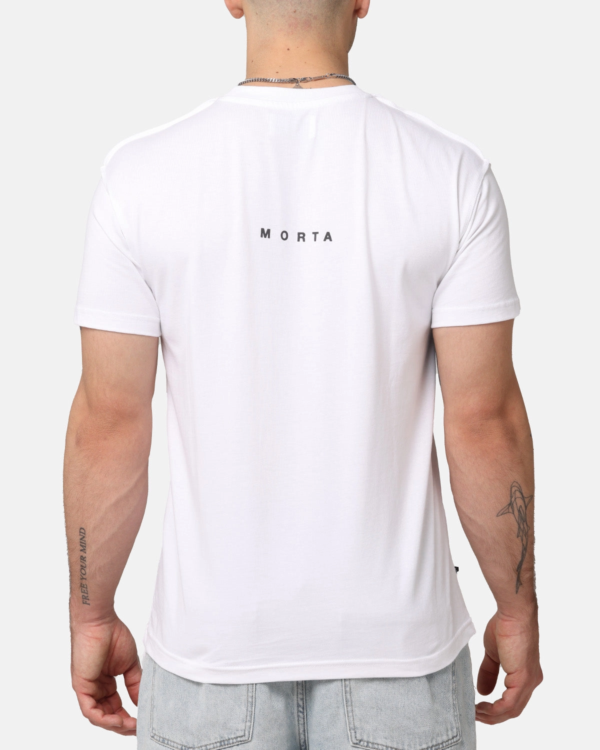 Sporty Layer Look Essential Layer Saint Morta Spray Lafayette T-Shirt White