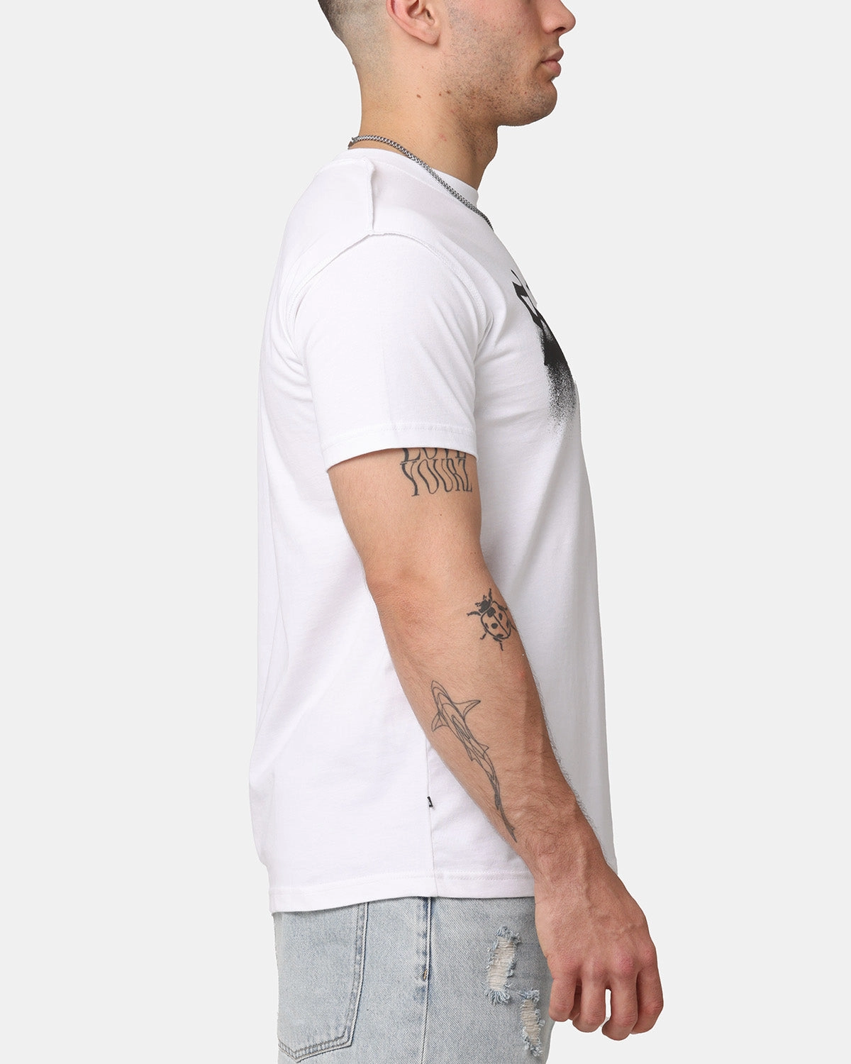 Effortless Vibe hypoallergenic Saint Morta Spray Lafayette T-Shirt White