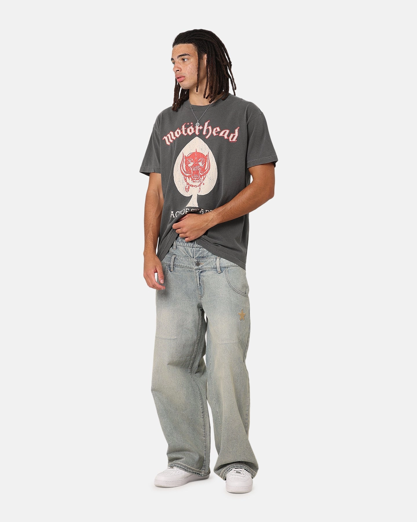 Bold and Comfortable Floral freshness Motorhead Flat Ace T-Shirt Black Vintage