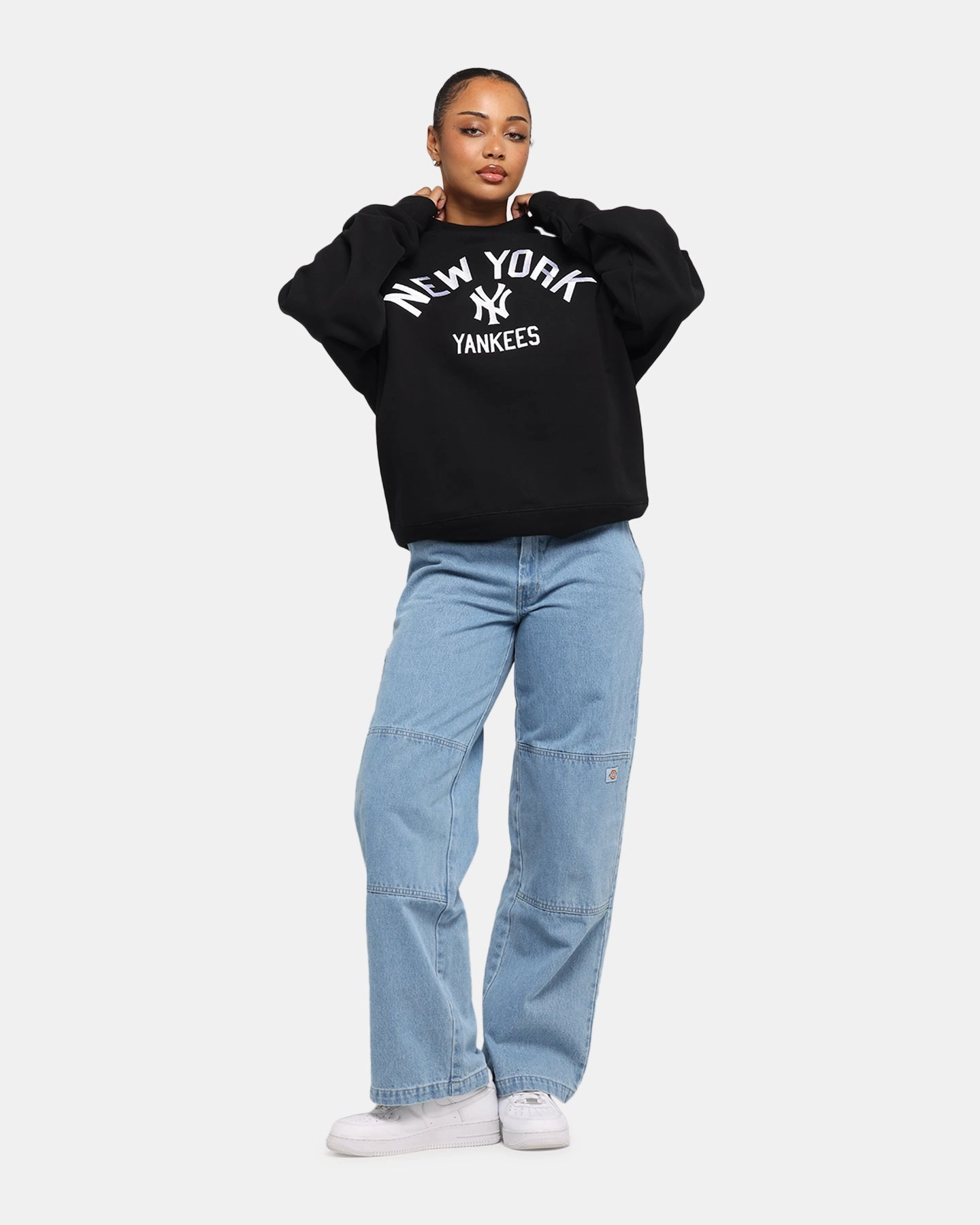 Majestic Athletic New York Yankees Arch Boxy Crewneck Black Simple Modern Piece Weatherproof Zippers
