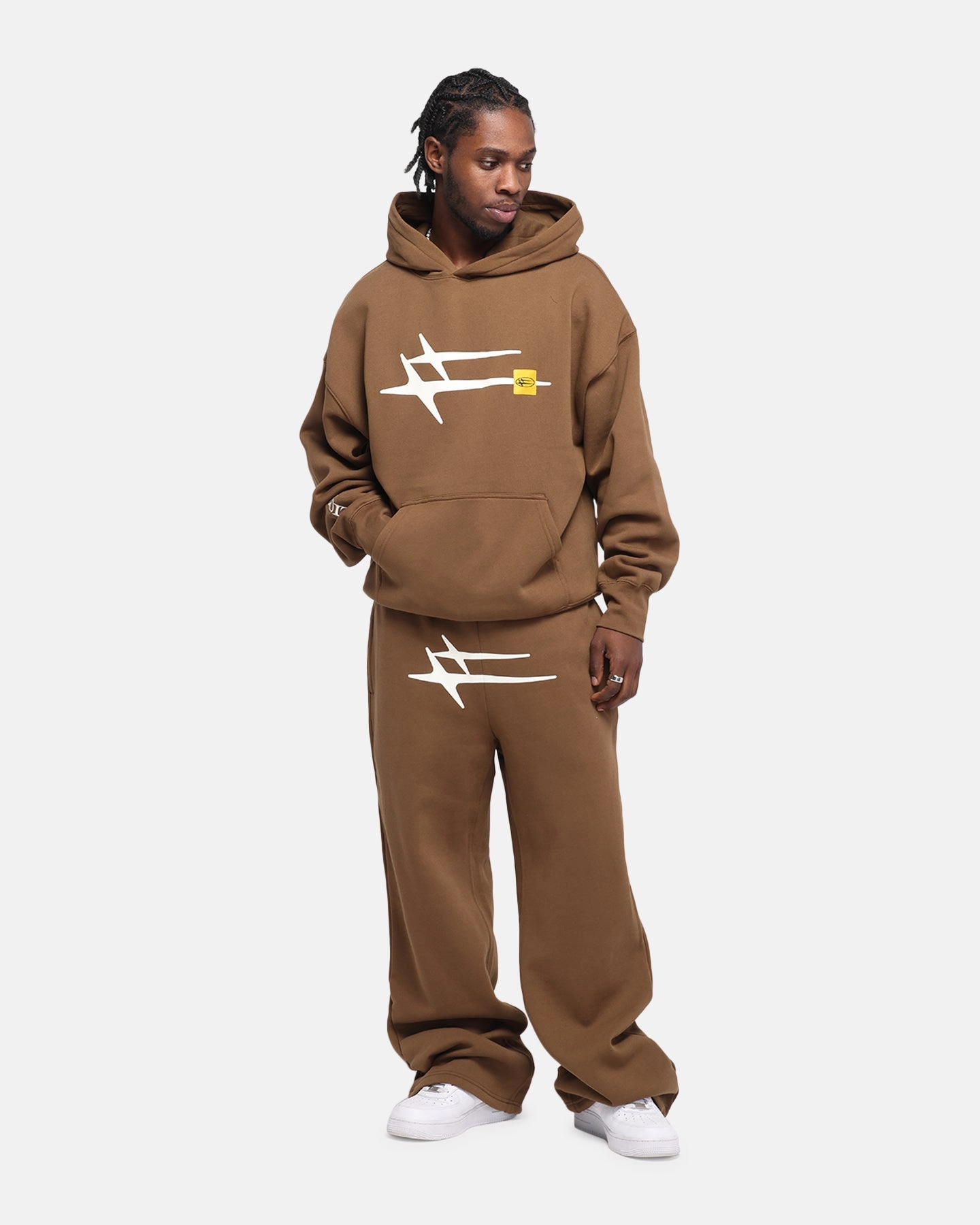 Quick drying material Loiter Hybrid Sweatpants Brown