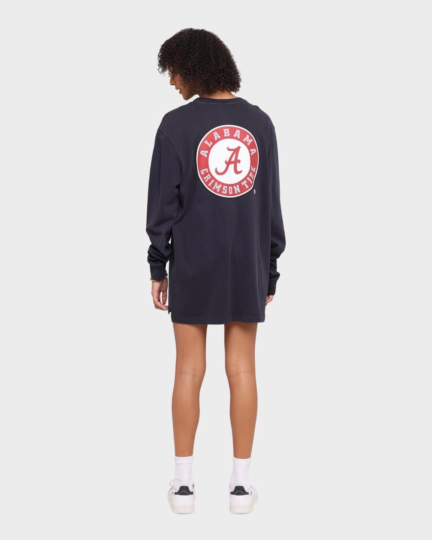 Timeless Appeal NATIONAL COLLEGIATE ATHLETIC ASSC Alabama Crimson Tide Team Crest Jeaner Long Sleeve T-Shirt Vintage Black