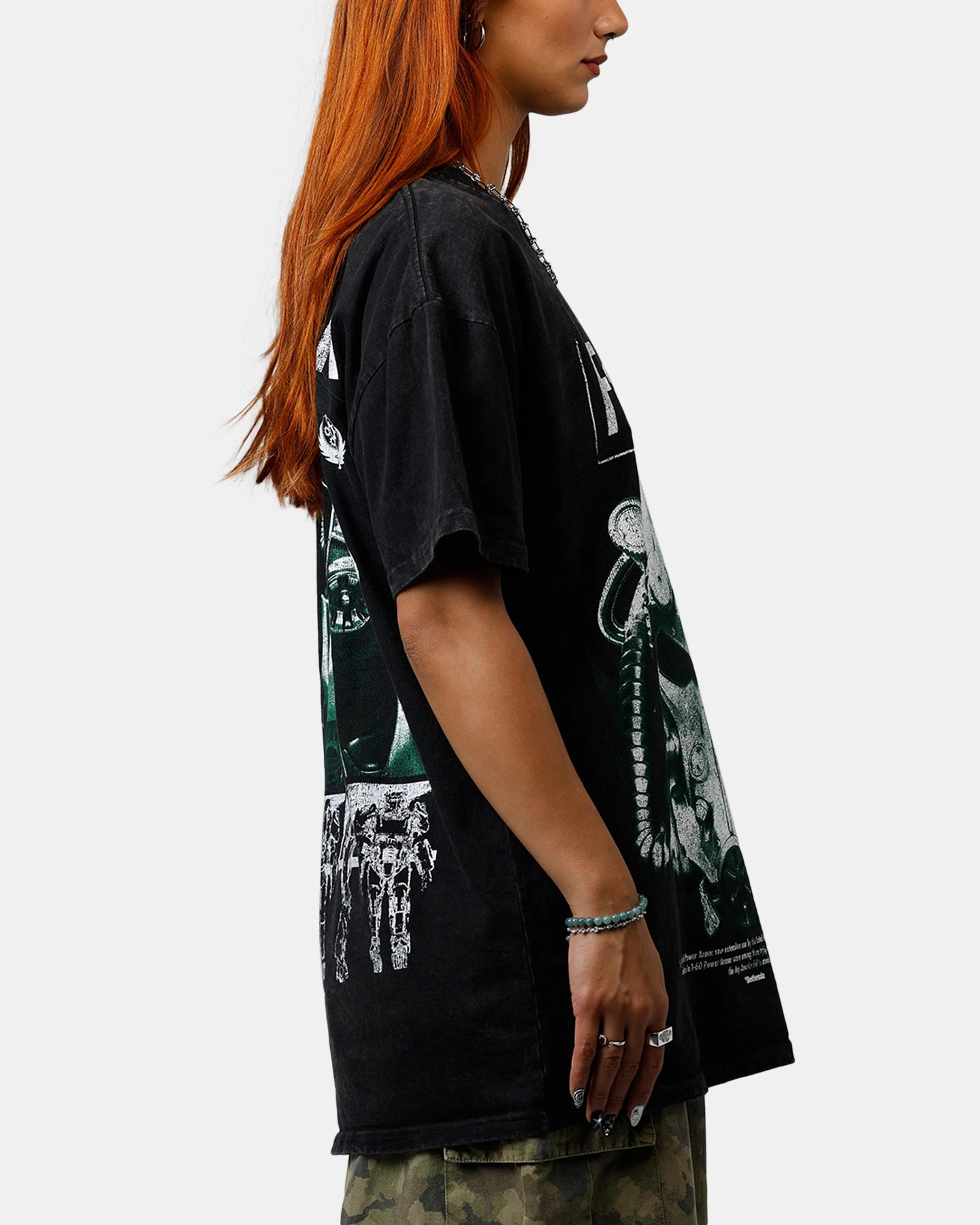 73 Studio X Fallout '15 Fallout 4 Vintage T-Shirt Off Black loose but not baggy