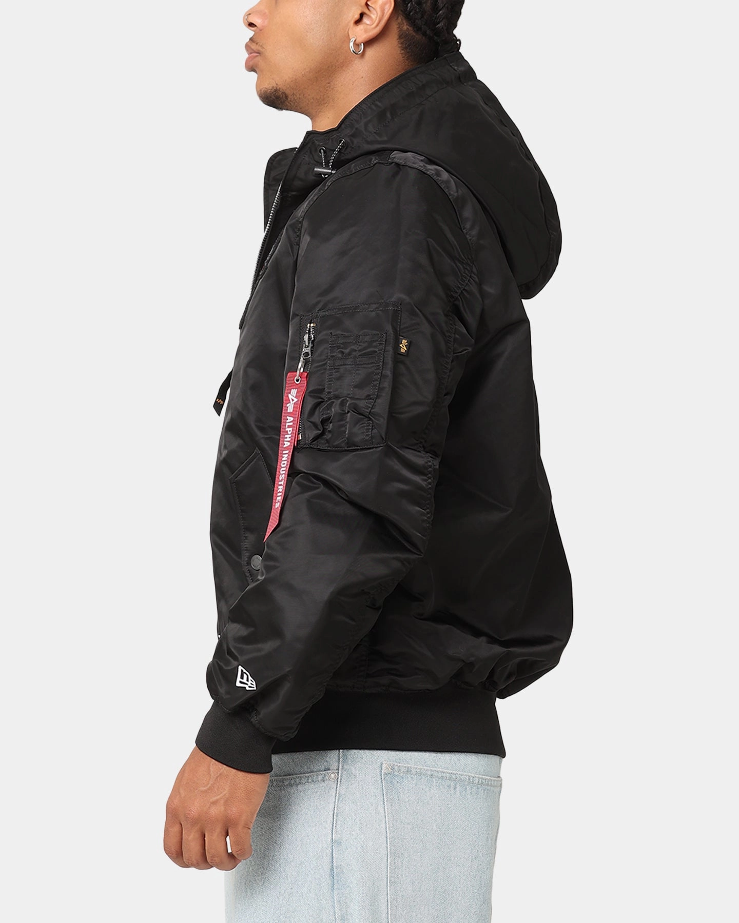 Street Style Excellence New Era Chicago Bulls Alpha Industries L-2B Hooded Bomber Jacket Black