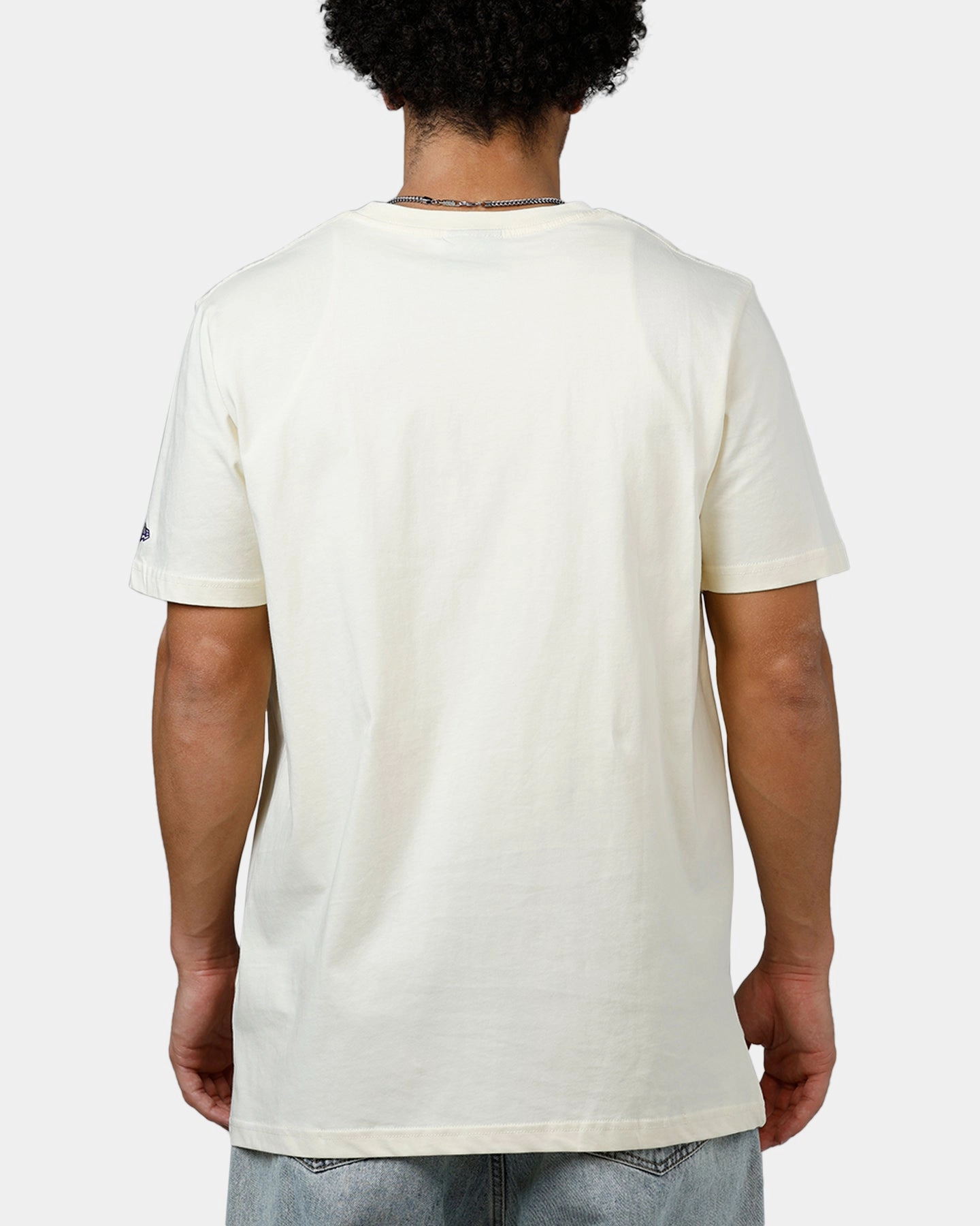New Era Los Angeles Lakers Vintage Champs T-Shirt White Layering Fashion Comfort Style