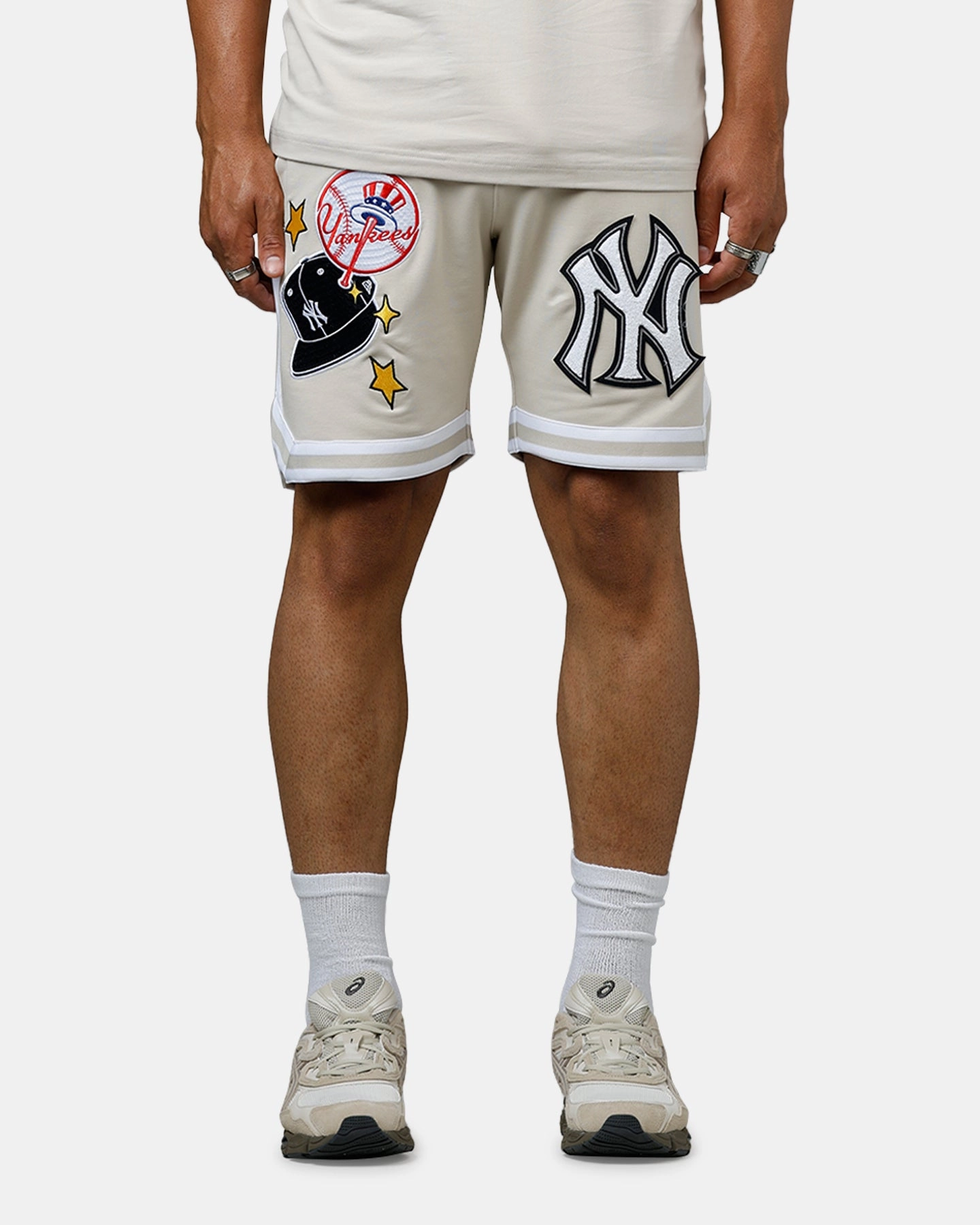 New Era New York Yankees 'Logo Select' Summer Shorts Stone Trendy Comfort two piece outfit