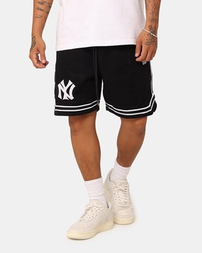 CompactPackable New Era New York Yankees Archive Corduroy Shorts OTC