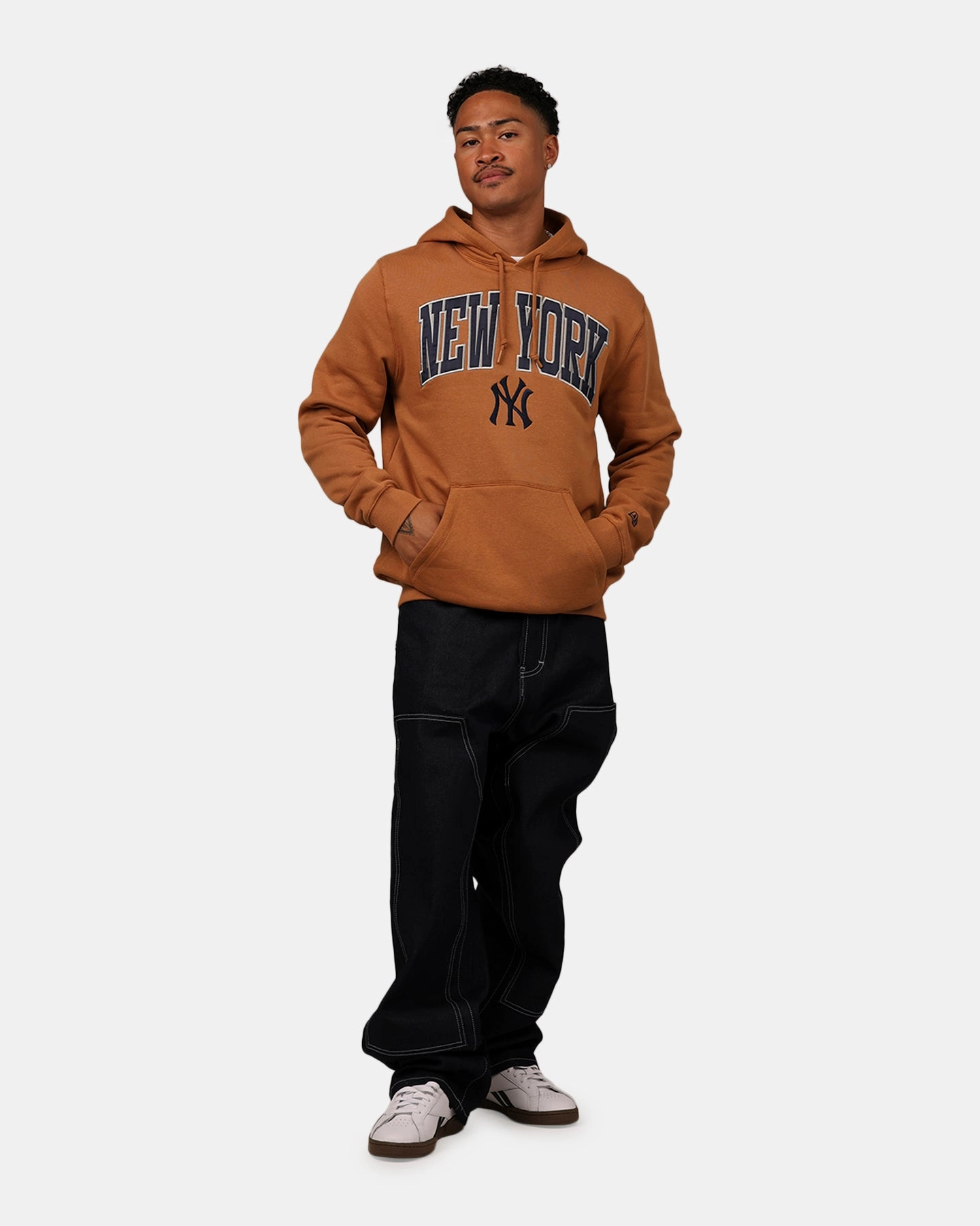 New Era New York Yankees Pullover Hoodie Medium Beige Dynamic Tension Zones Coastal - defense - capable