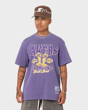Light and Fresh Mitchell & Ness Los Angeles Lakers Vintage Champs Trophy T-Shirt Faded Purple