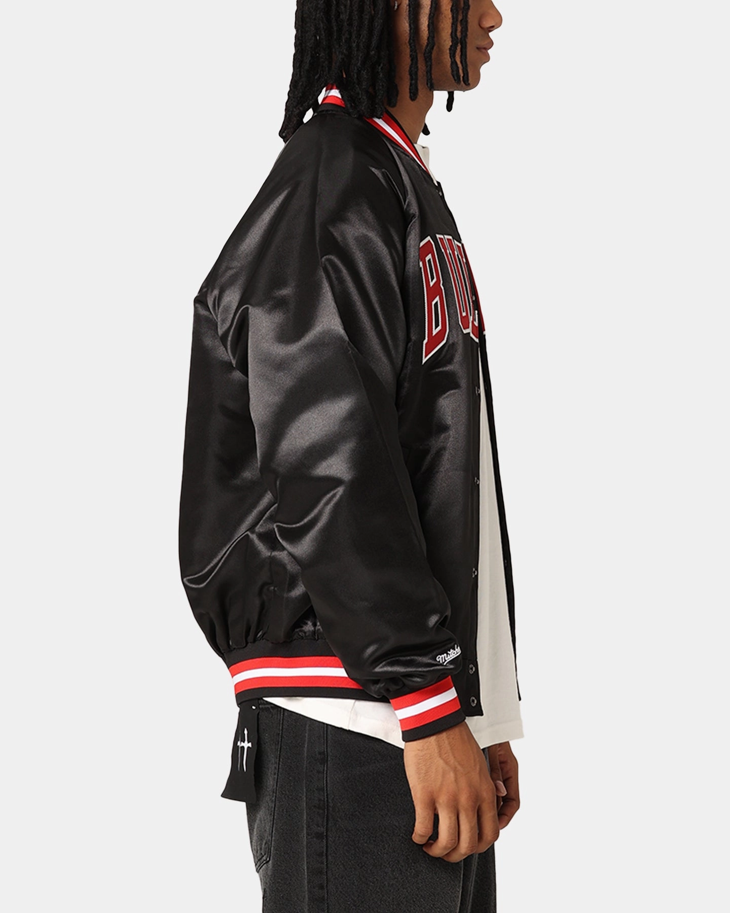 Mitchell & Ness Chicago Bulls Lightweight Satin Jacket Black Sustain
